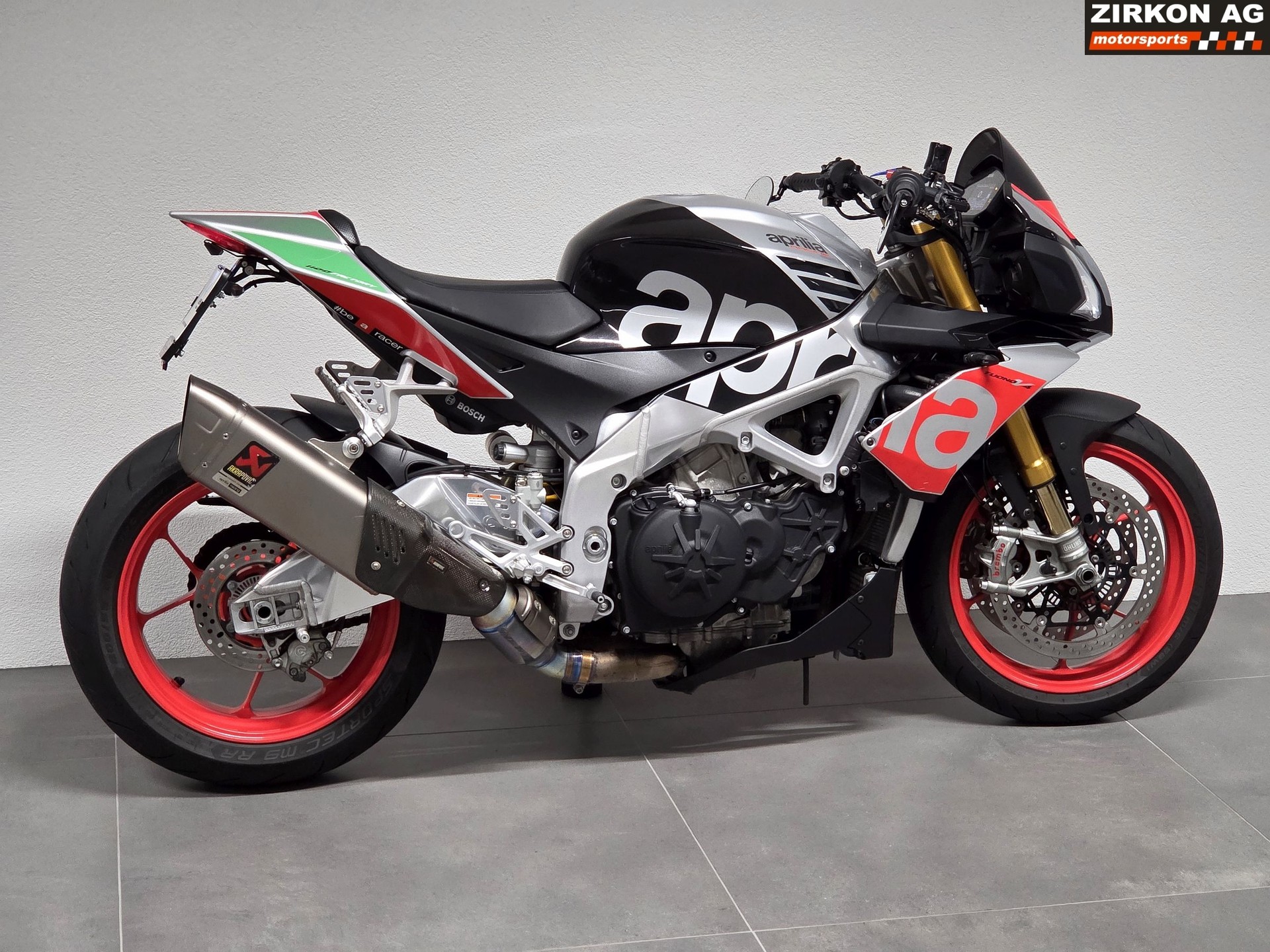 APRILIA Tuono V4 1100 Factory-image-4