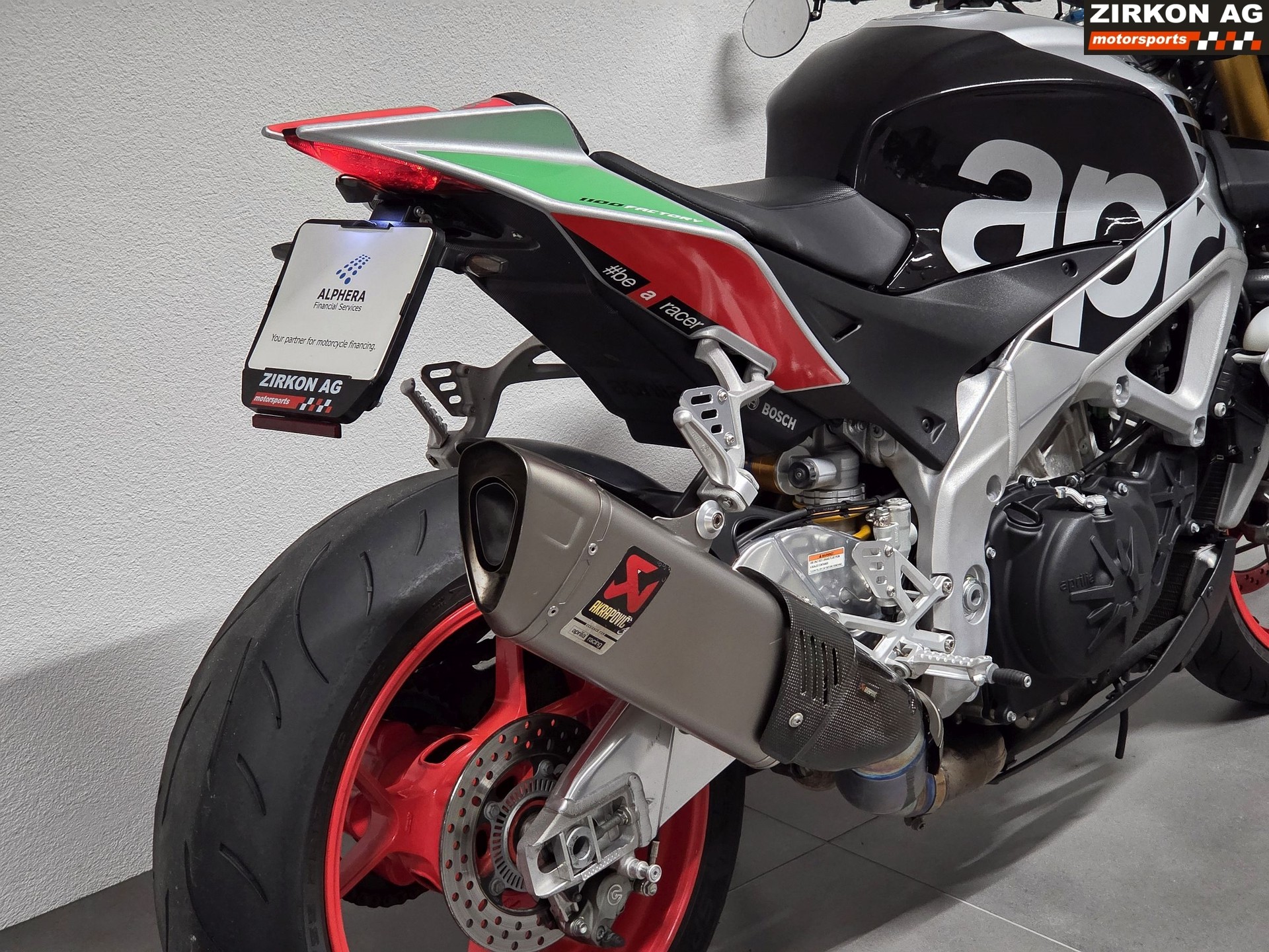 APRILIA Tuono V4 1100 Factory-image-6