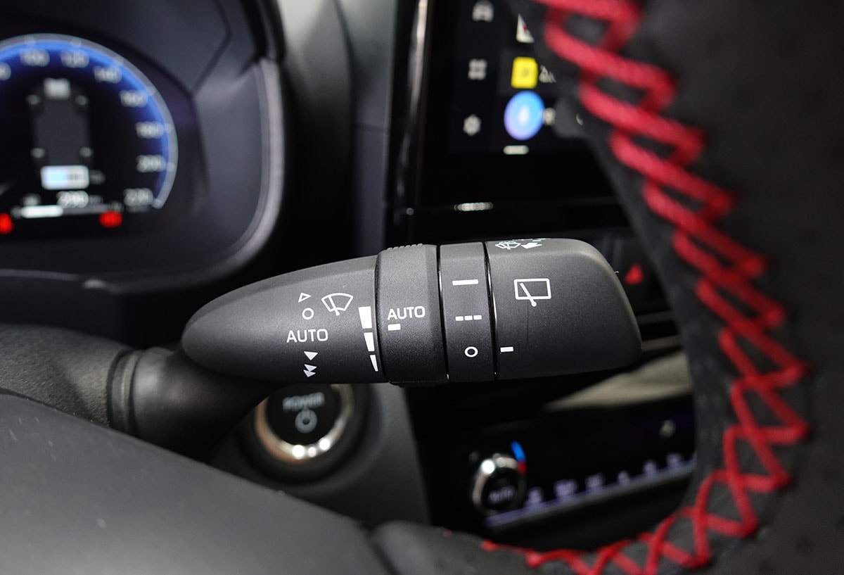 TOYOTA Yaris Cross 1.5 GR Sport e-CVT-image-14
