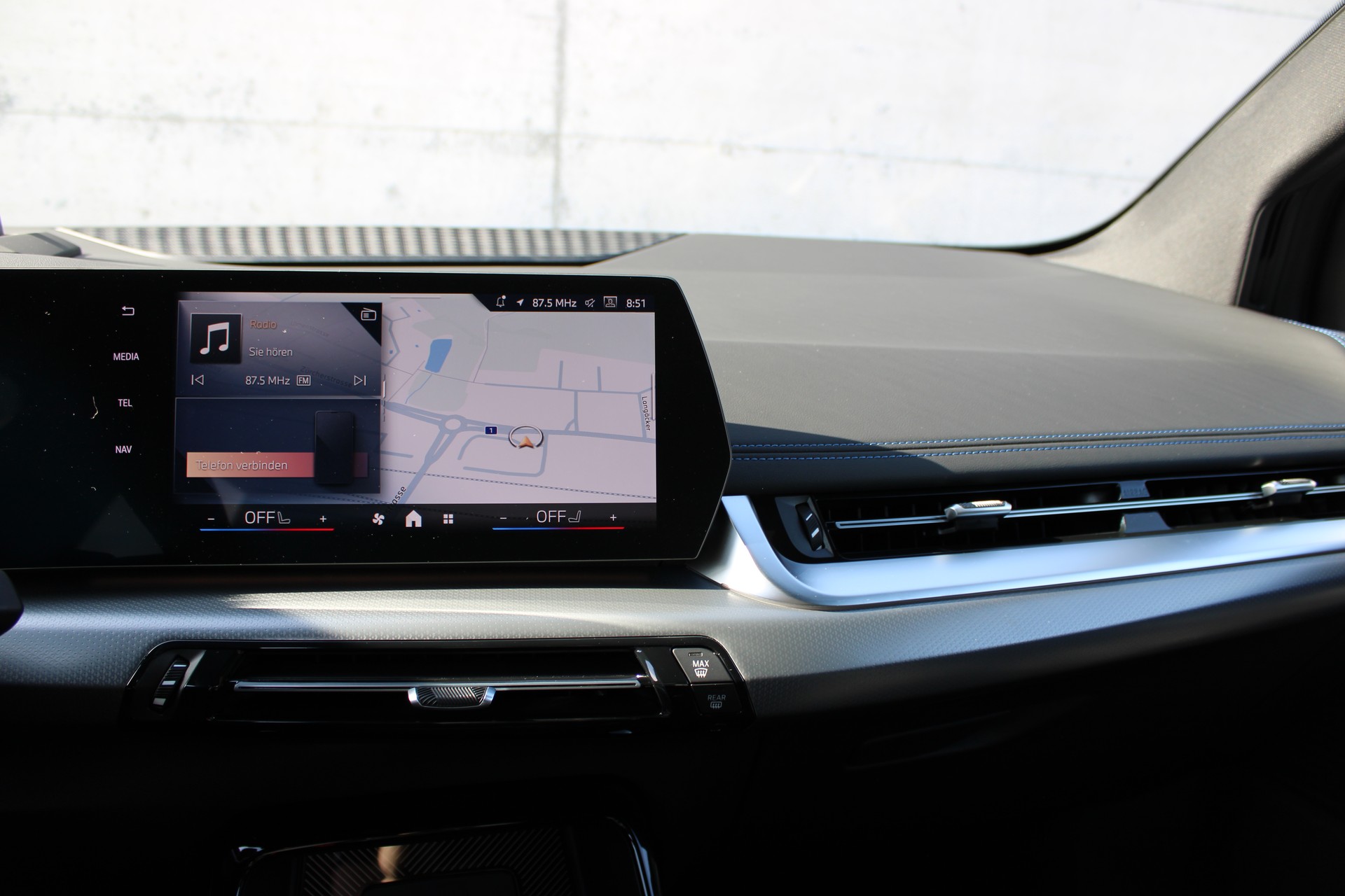 BMW 220i Act. Tour. M Sport-image-14