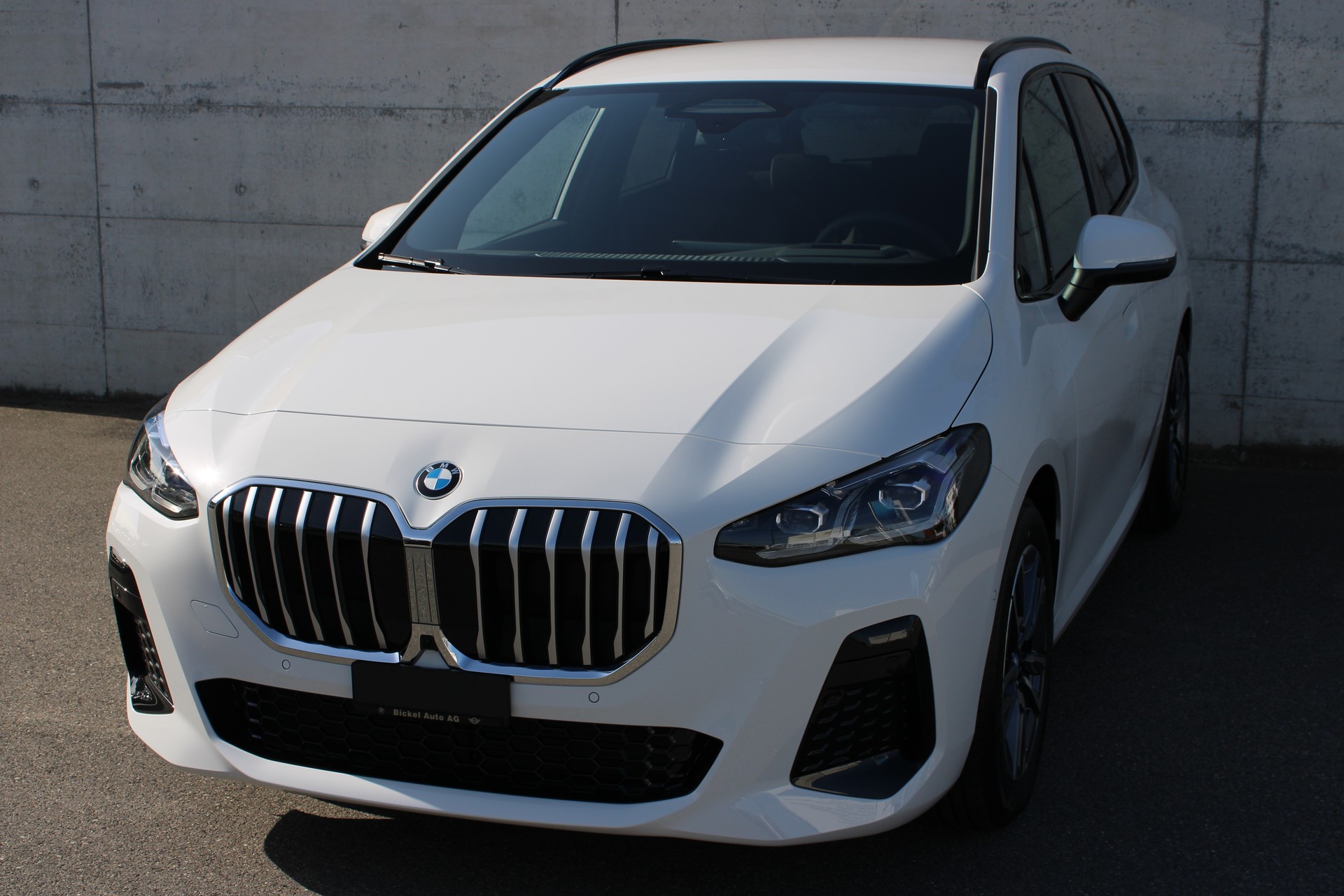 BMW 220i Act. Tour. M Sport-image-5