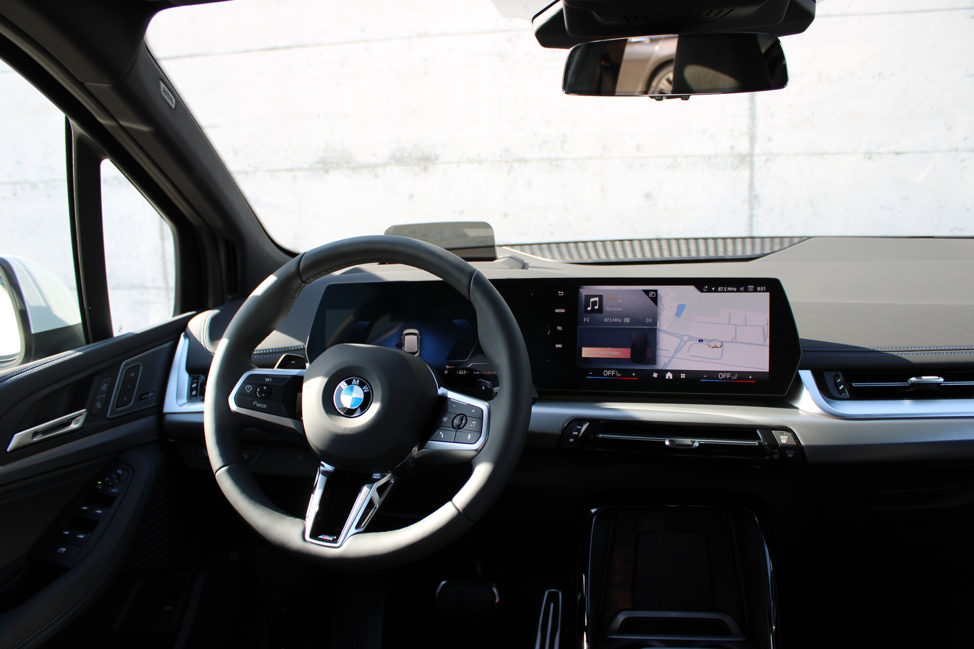 BMW 220i Act. Tour. M Sport-image-13