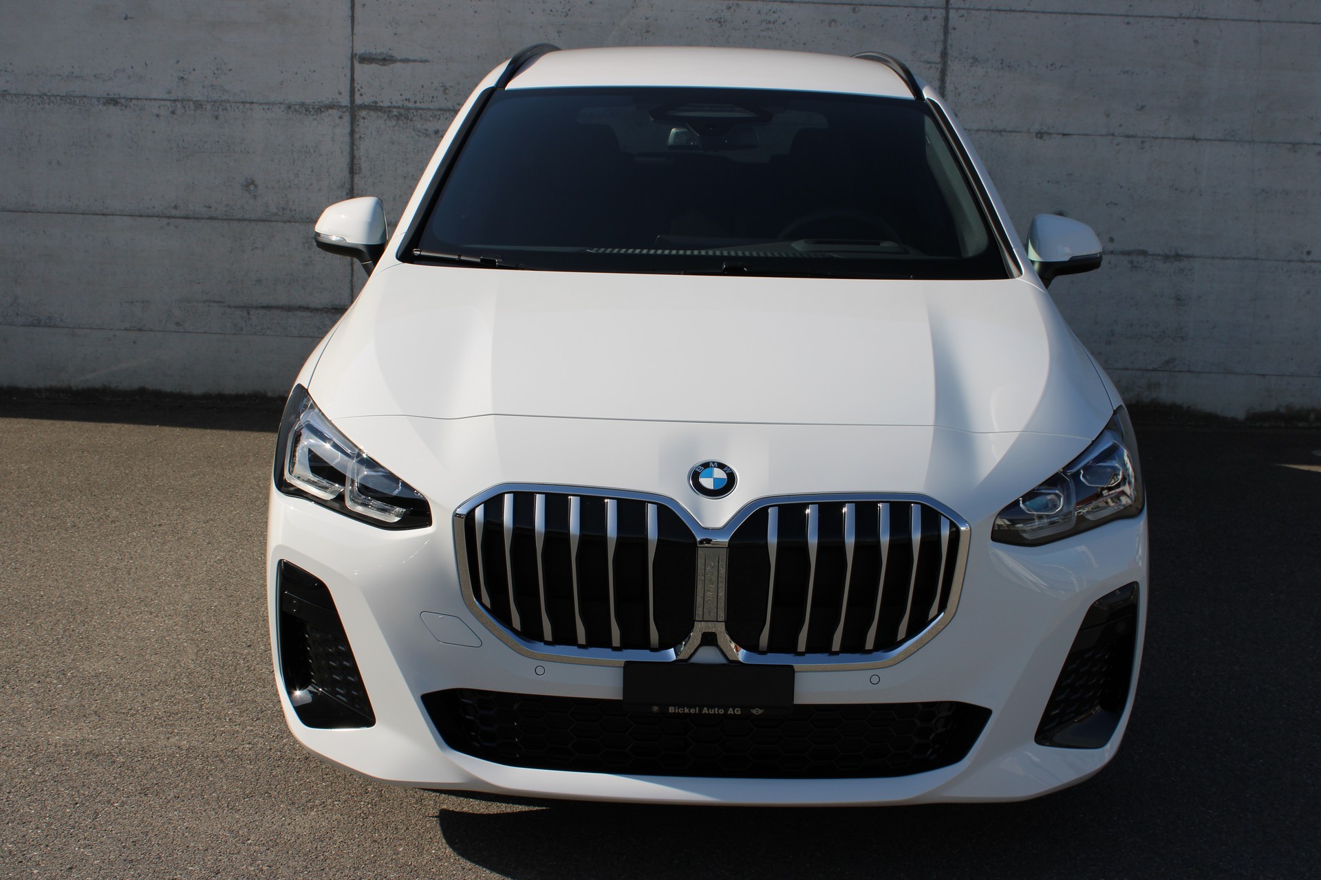 BMW 220i Act. Tour. M Sport-image-1