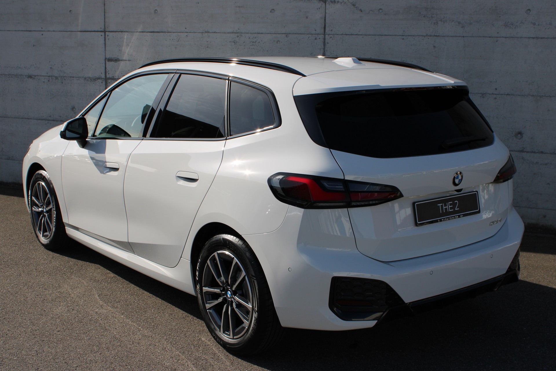 BMW 220i Act. Tour. M Sport-image-3
