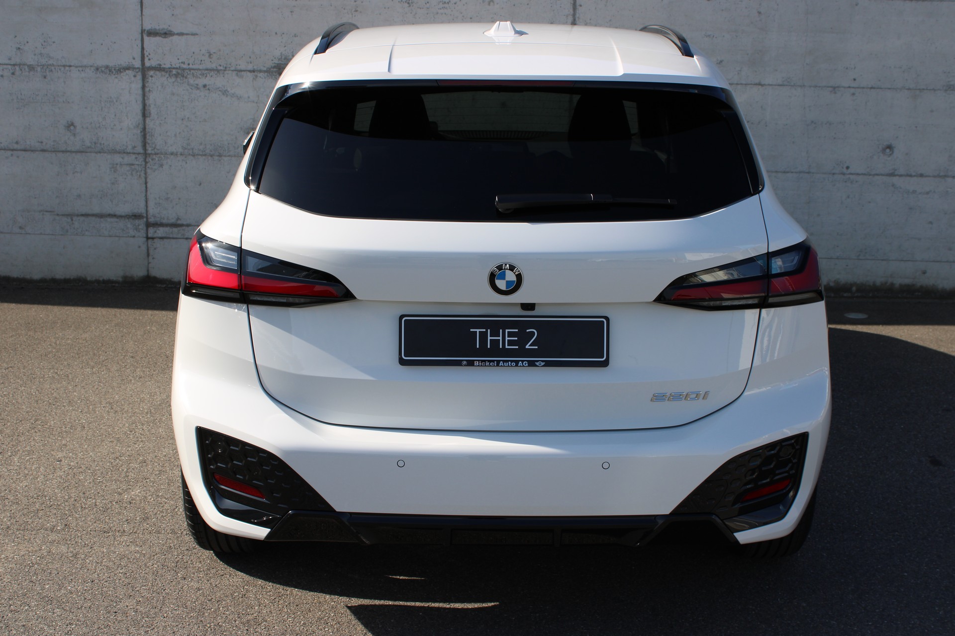 BMW 220i Act. Tour. M Sport-image-4