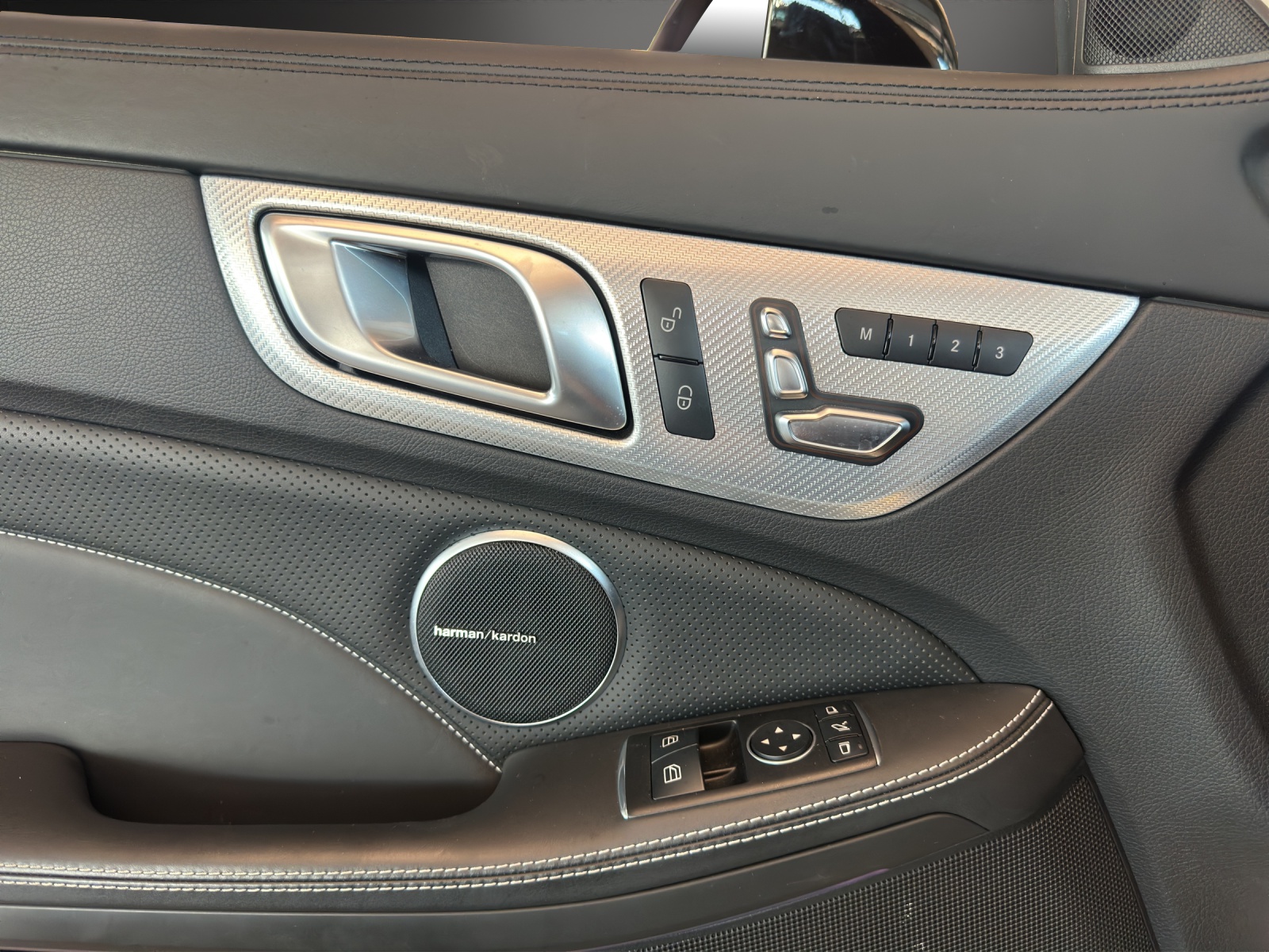 MERCEDES-BENZ SLC 43 AMG-image-11