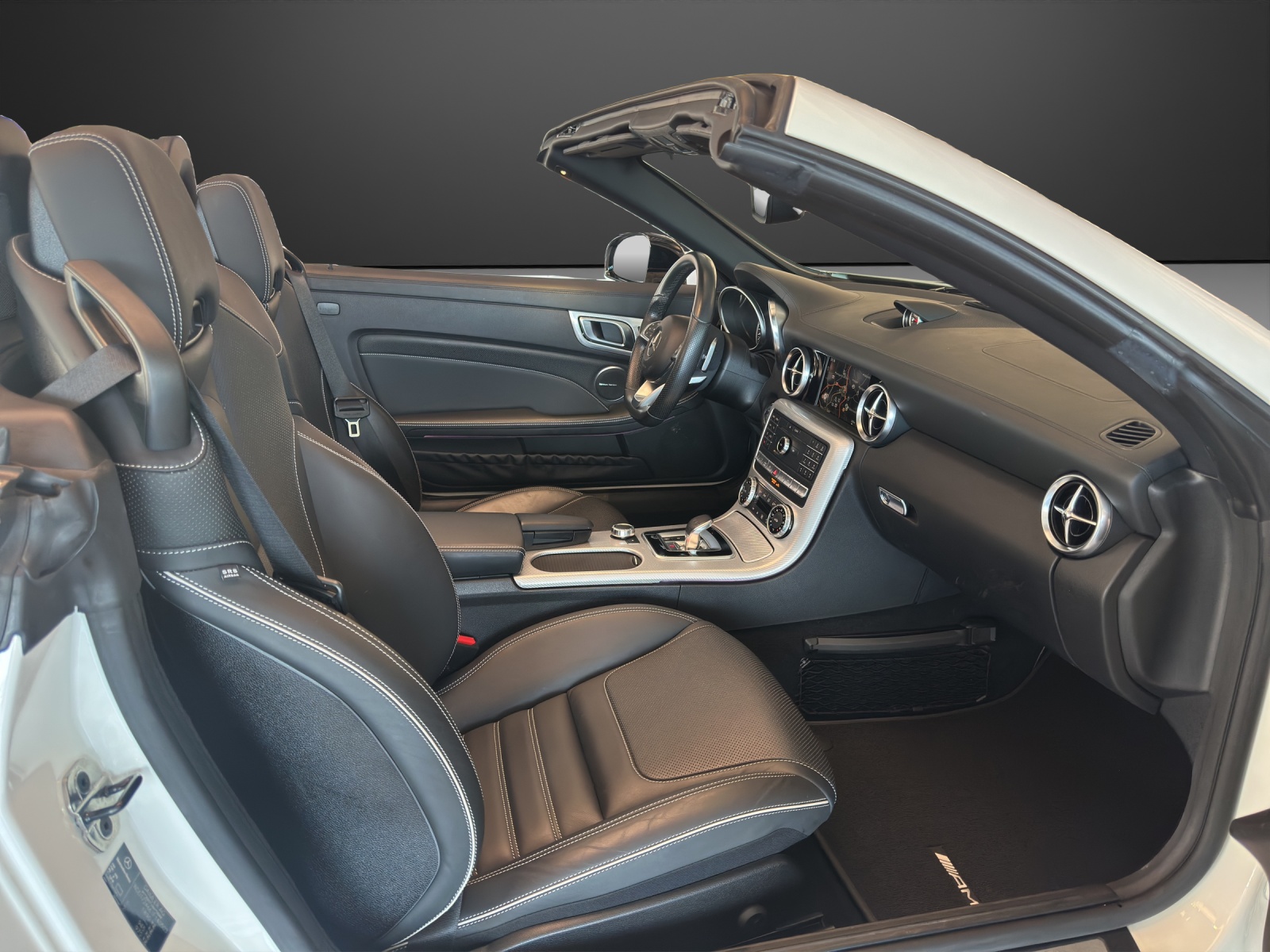 MERCEDES-BENZ SLC 43 AMG-image-10