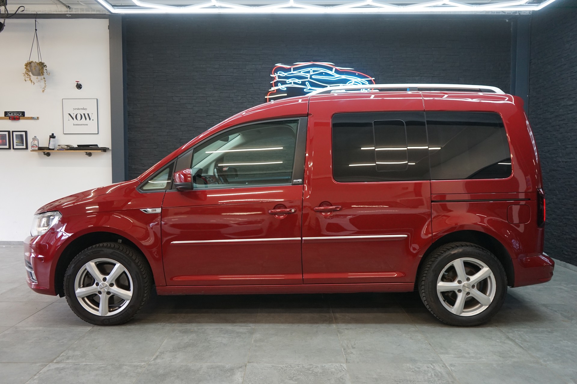 VW Caddy 1.4 TSI Generation Four DSG-image-1