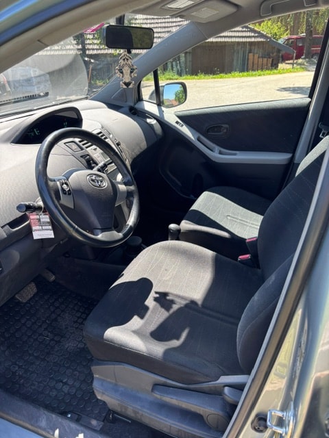 TOYOTA 1.3 16V Ltd. Swiss Edition MM-image-4