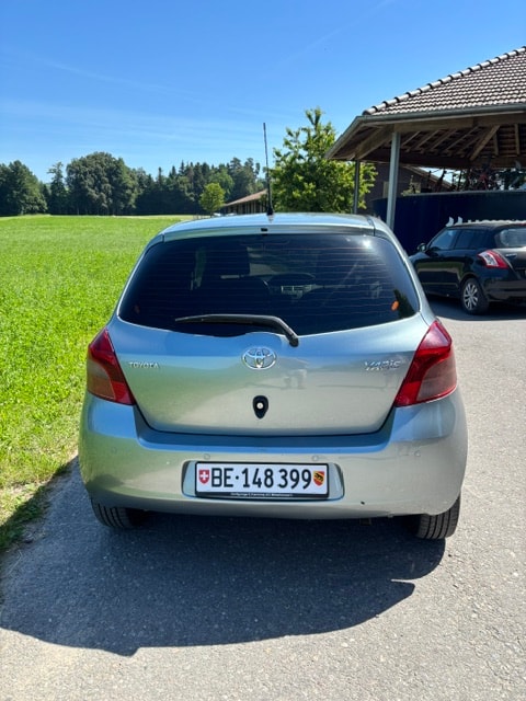 TOYOTA 1.3 16V Ltd. Swiss Edition MM-image-3