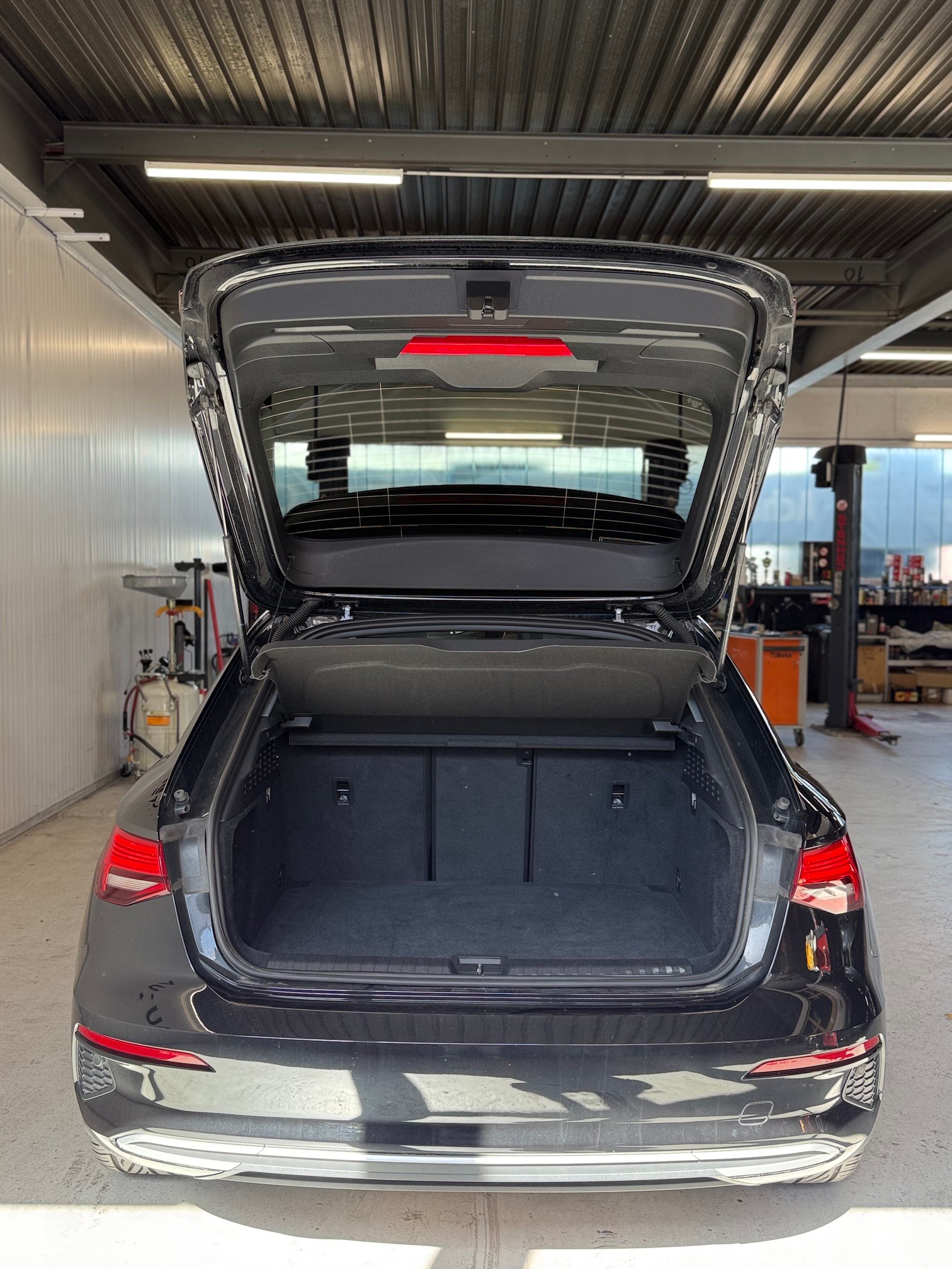 AUDI A3 Limousine 35 TDI advanced S-tronic-image-4