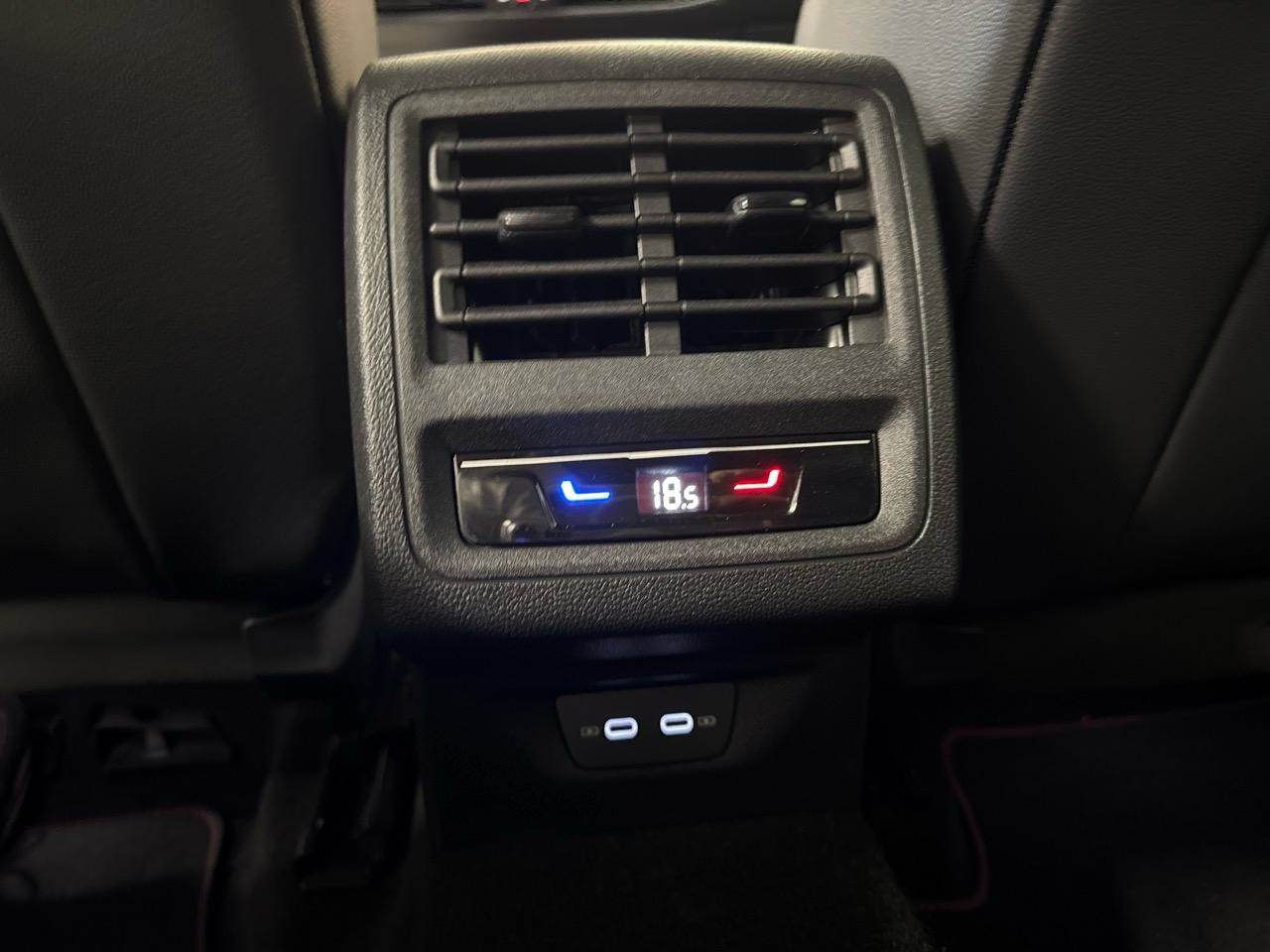 VW Golf 2.0 TSI GTI Clubsport DSG-image-11