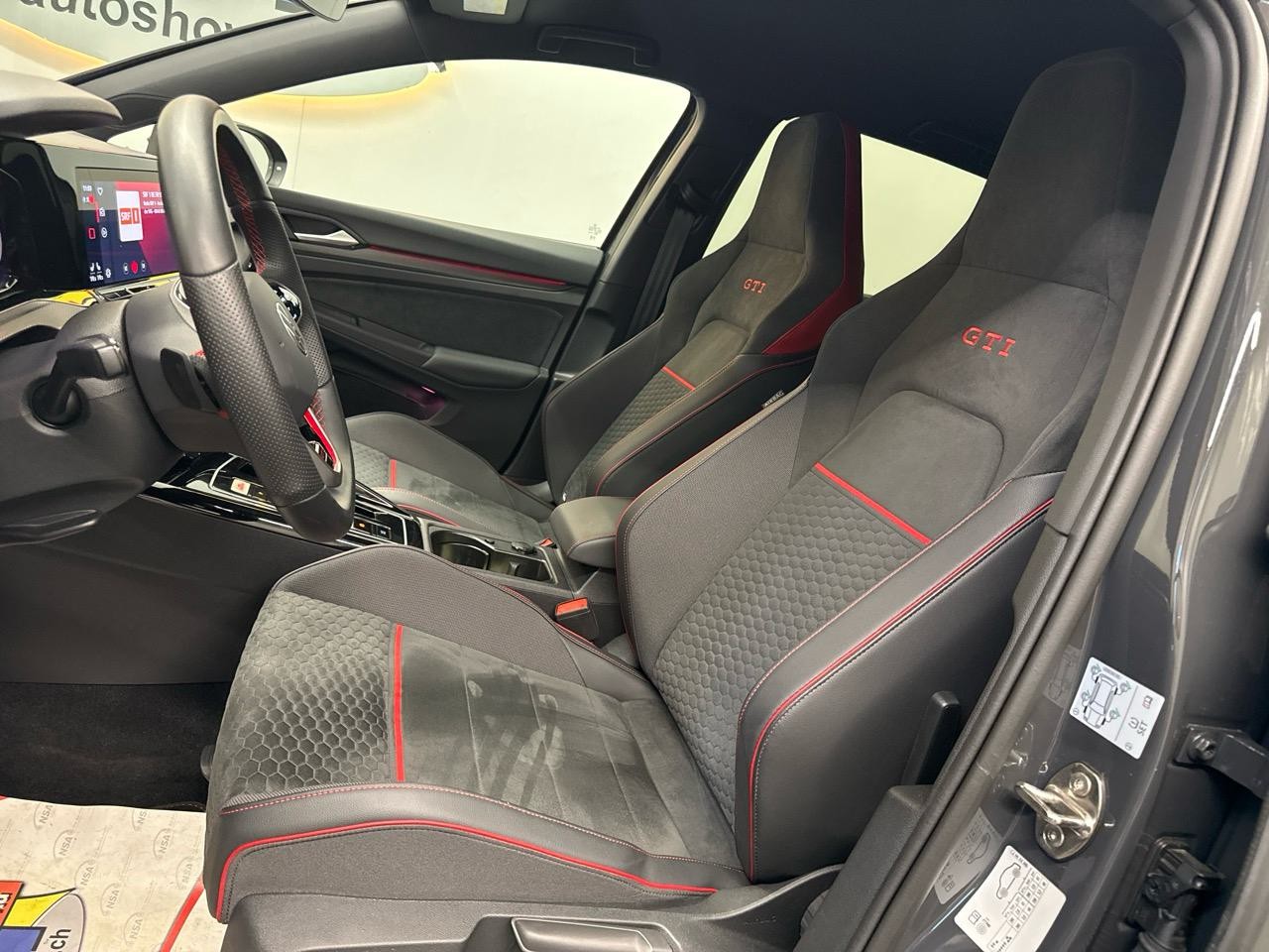 VW Golf 2.0 TSI GTI Clubsport DSG-showroom-element-3