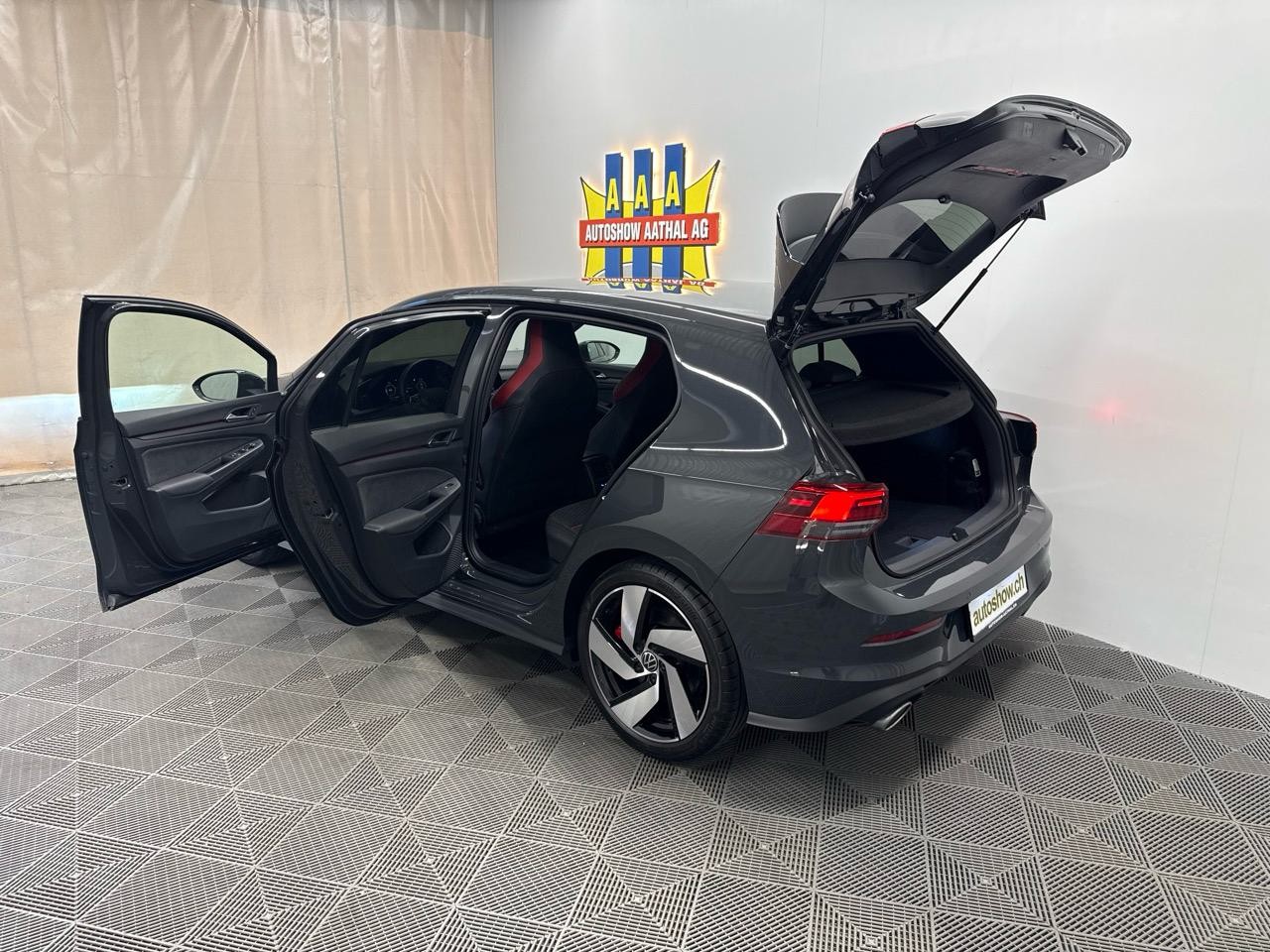 VW Golf 2.0 TSI GTI Clubsport DSG-image-12