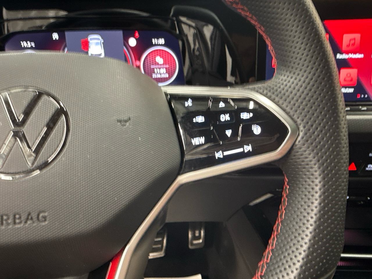 VW Golf 2.0 TSI GTI Clubsport DSG-image-9