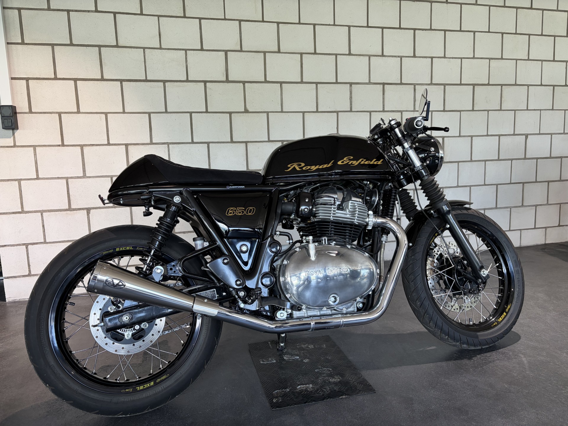 ROYAL ENFIELD Continental GT 650 Custom-showroom-element-1