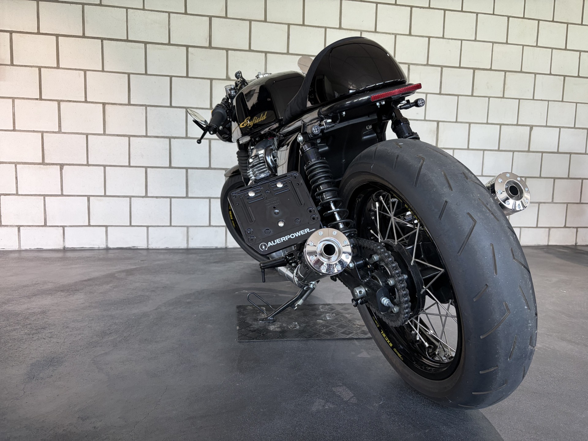 ROYAL ENFIELD Continental GT 650 Custom-showroom-element-2