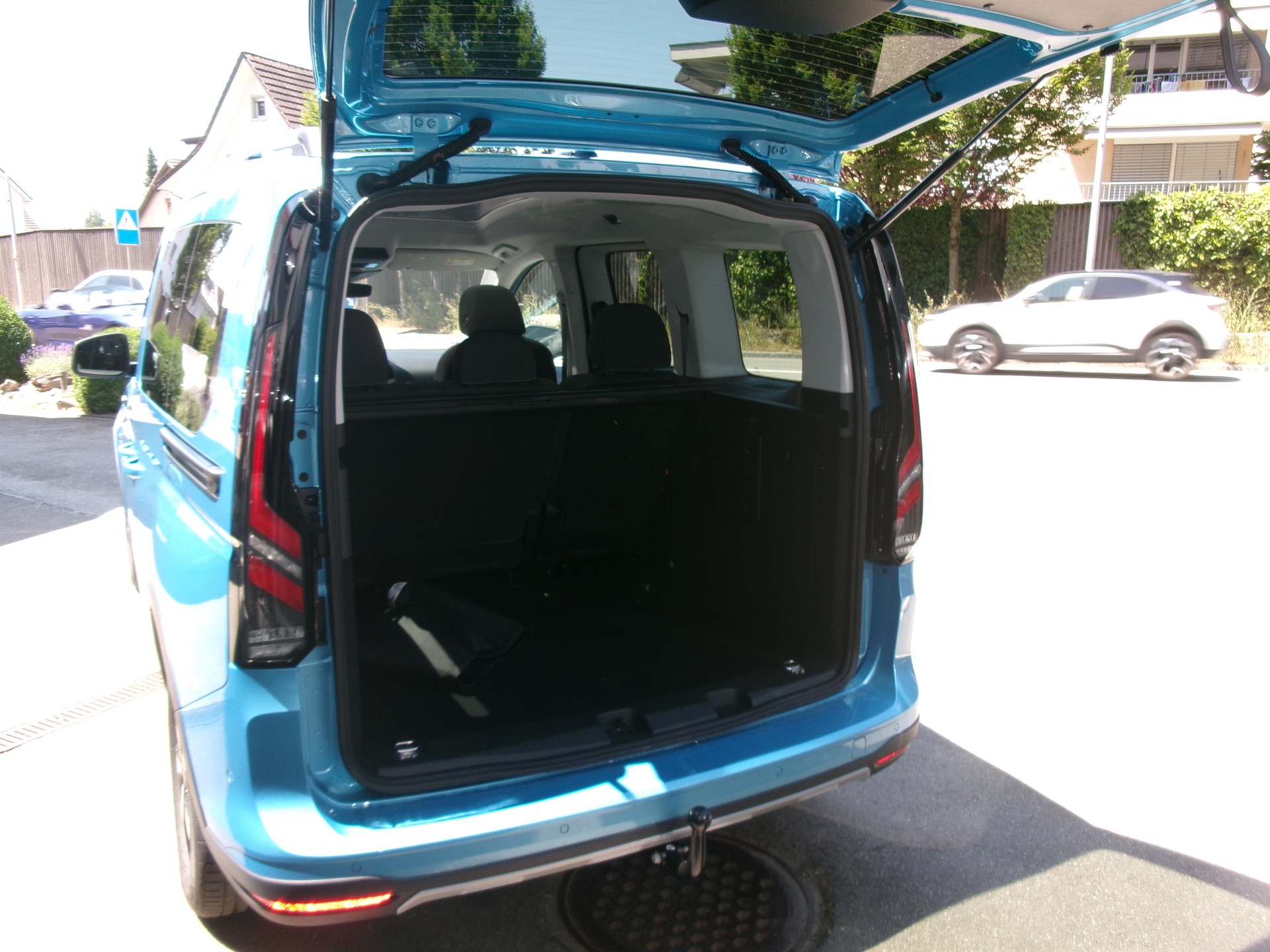 FORD Tourneo Connect 1.5 PHEV Active Automat-image-5