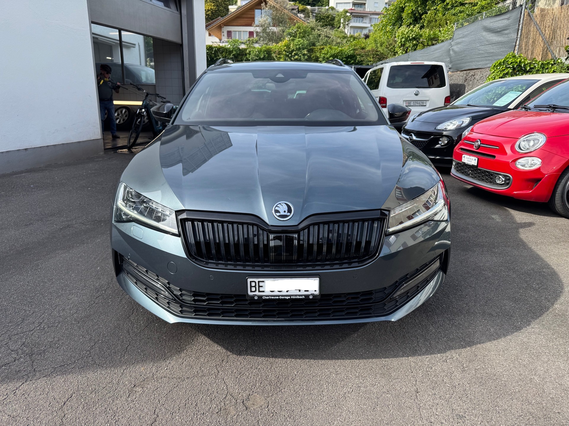 SKODA Superb Combi 2.0 TDi SportLine DSG-image-3