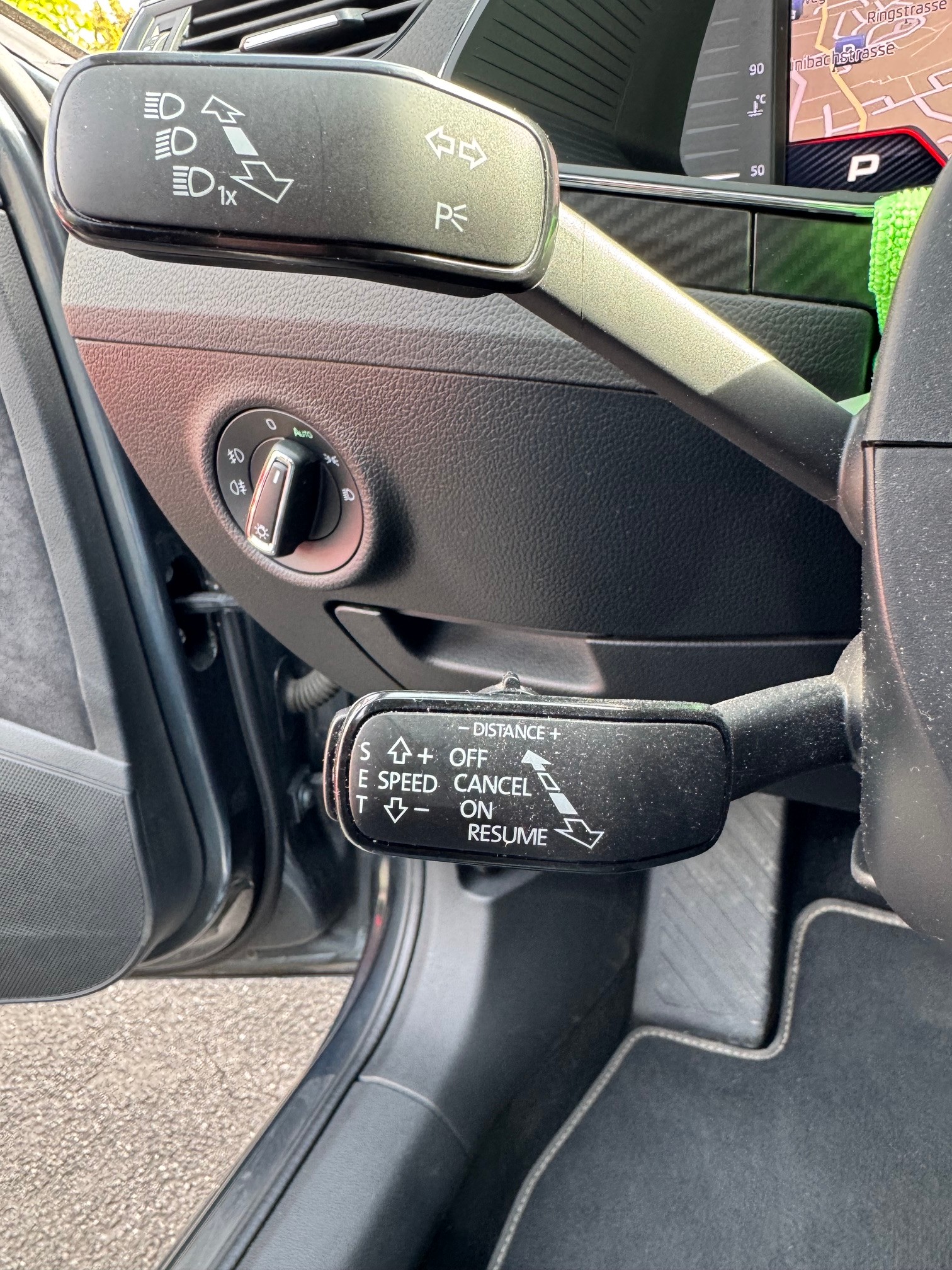 SKODA Superb Combi 2.0 TDi SportLine DSG-image-16