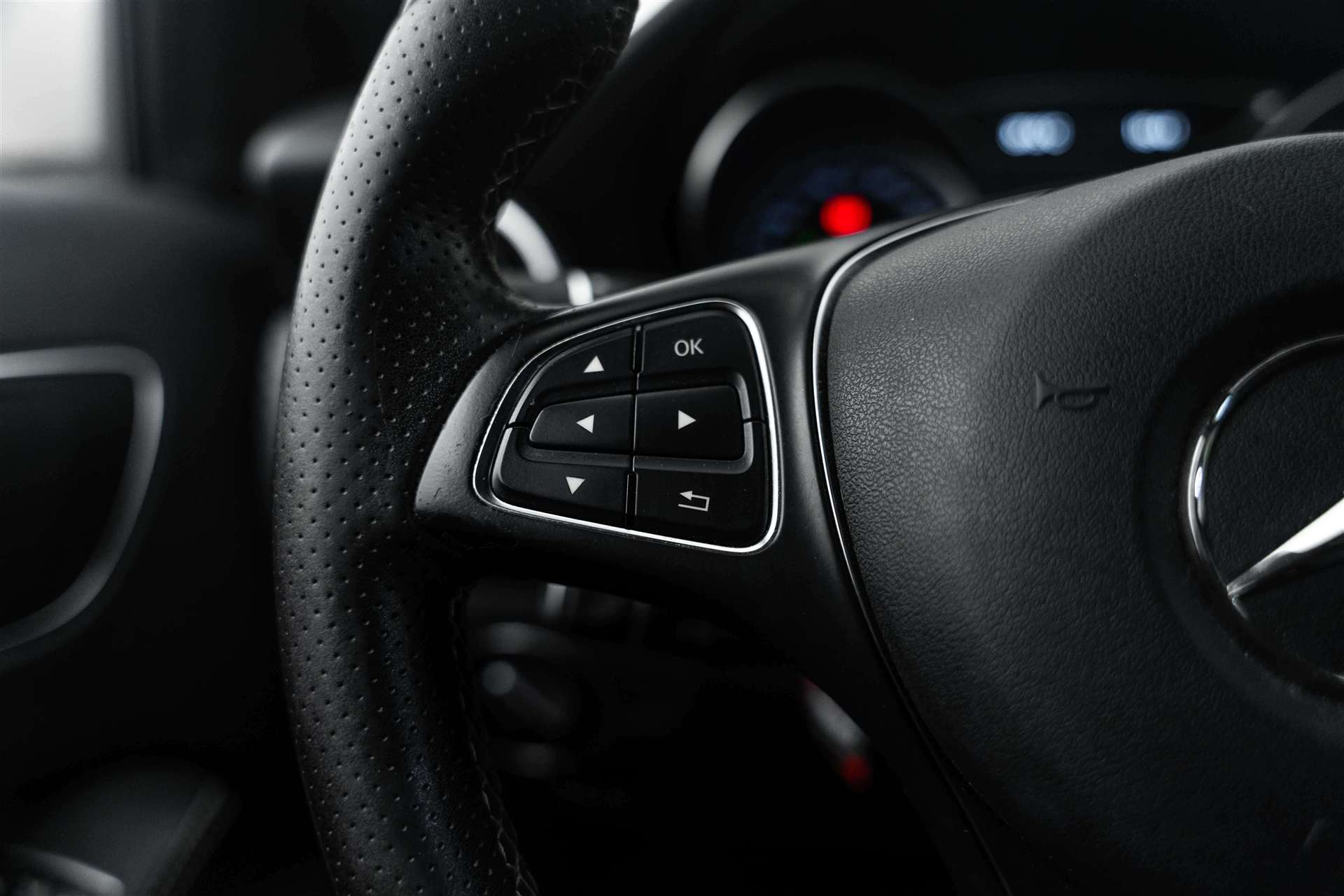 MERCEDES-BENZ A 200 CDI Urban 7G-DCT-image-13