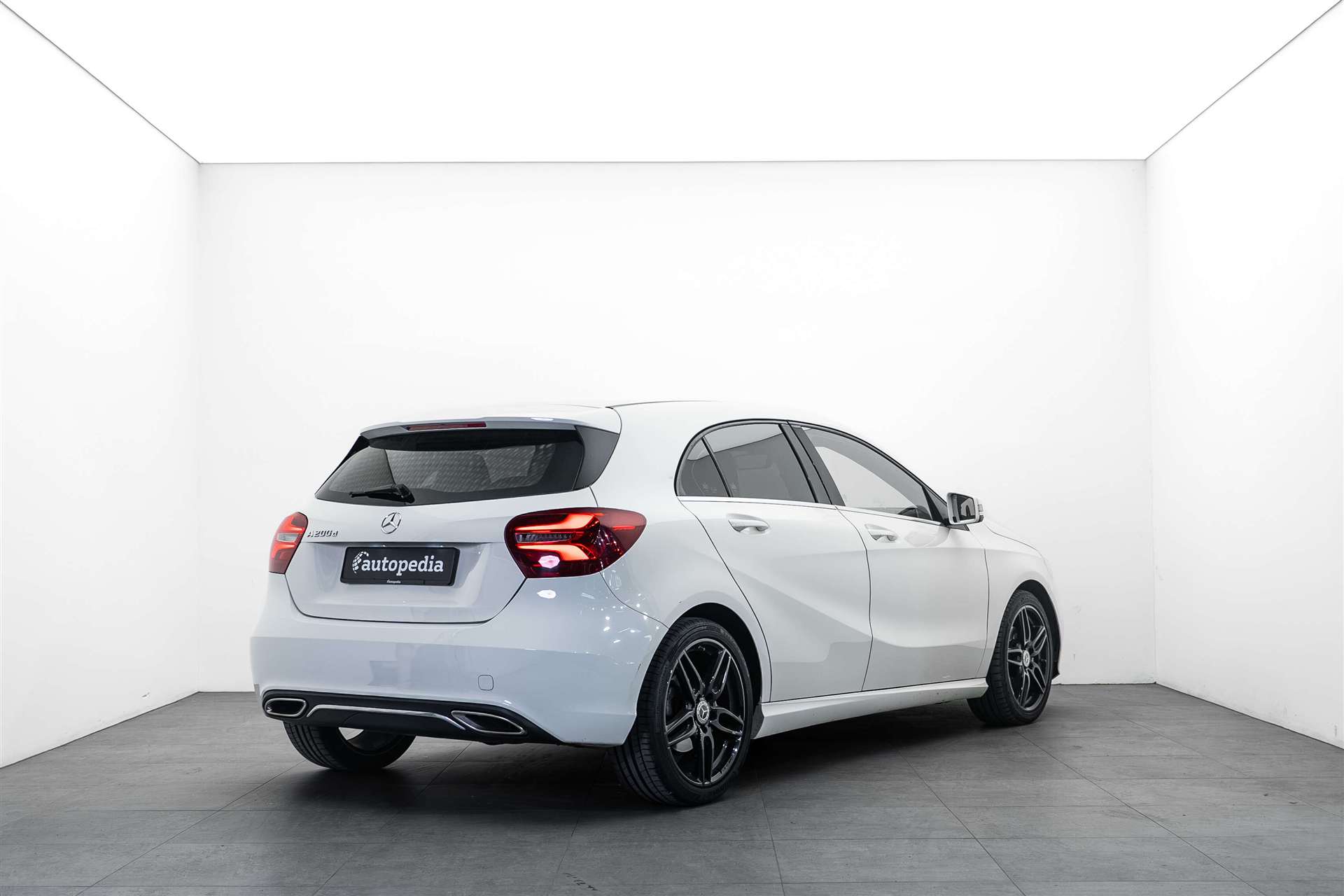 MERCEDES-BENZ A 200 CDI Urban 7G-DCT-image-2