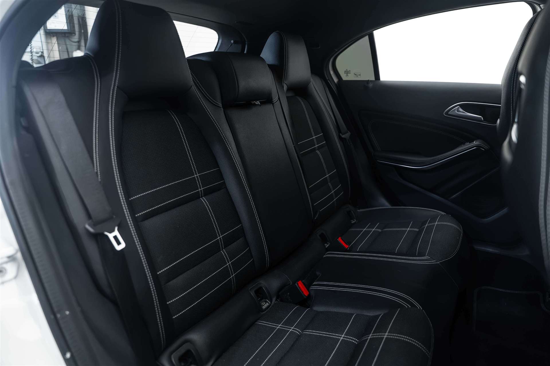 MERCEDES-BENZ A 200 CDI Urban 7G-DCT-image-12