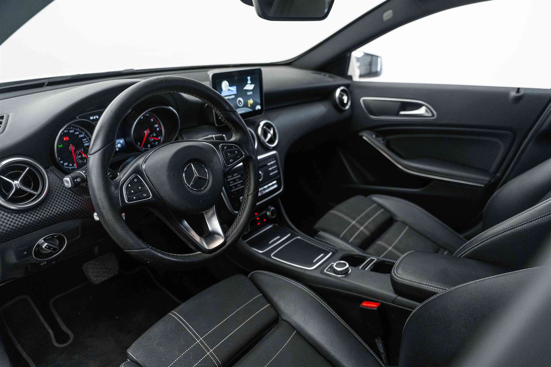 MERCEDES-BENZ A 200 CDI Urban 7G-DCT-image-6