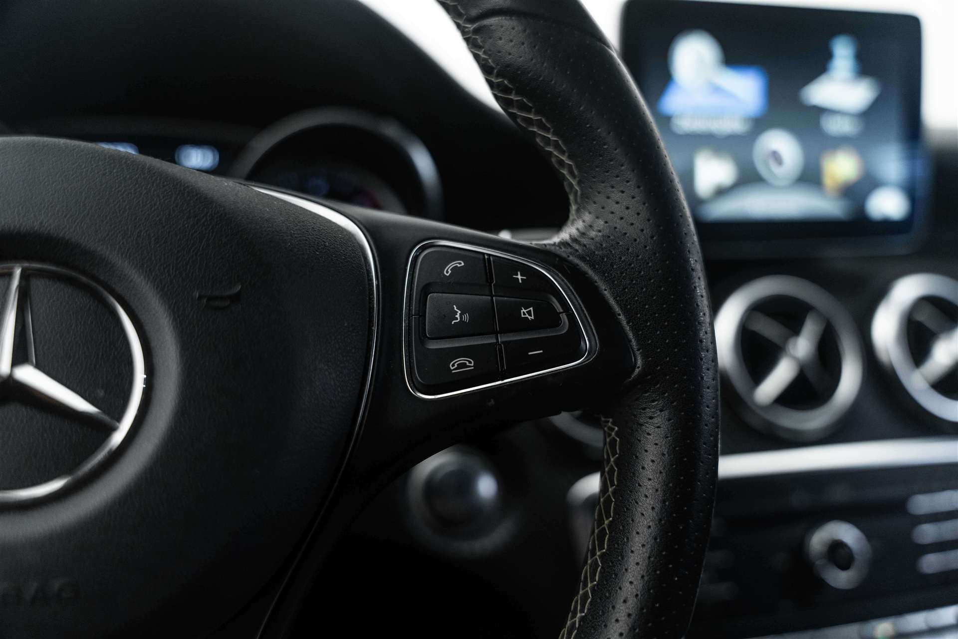 MERCEDES-BENZ A 200 CDI Urban 7G-DCT-image-14