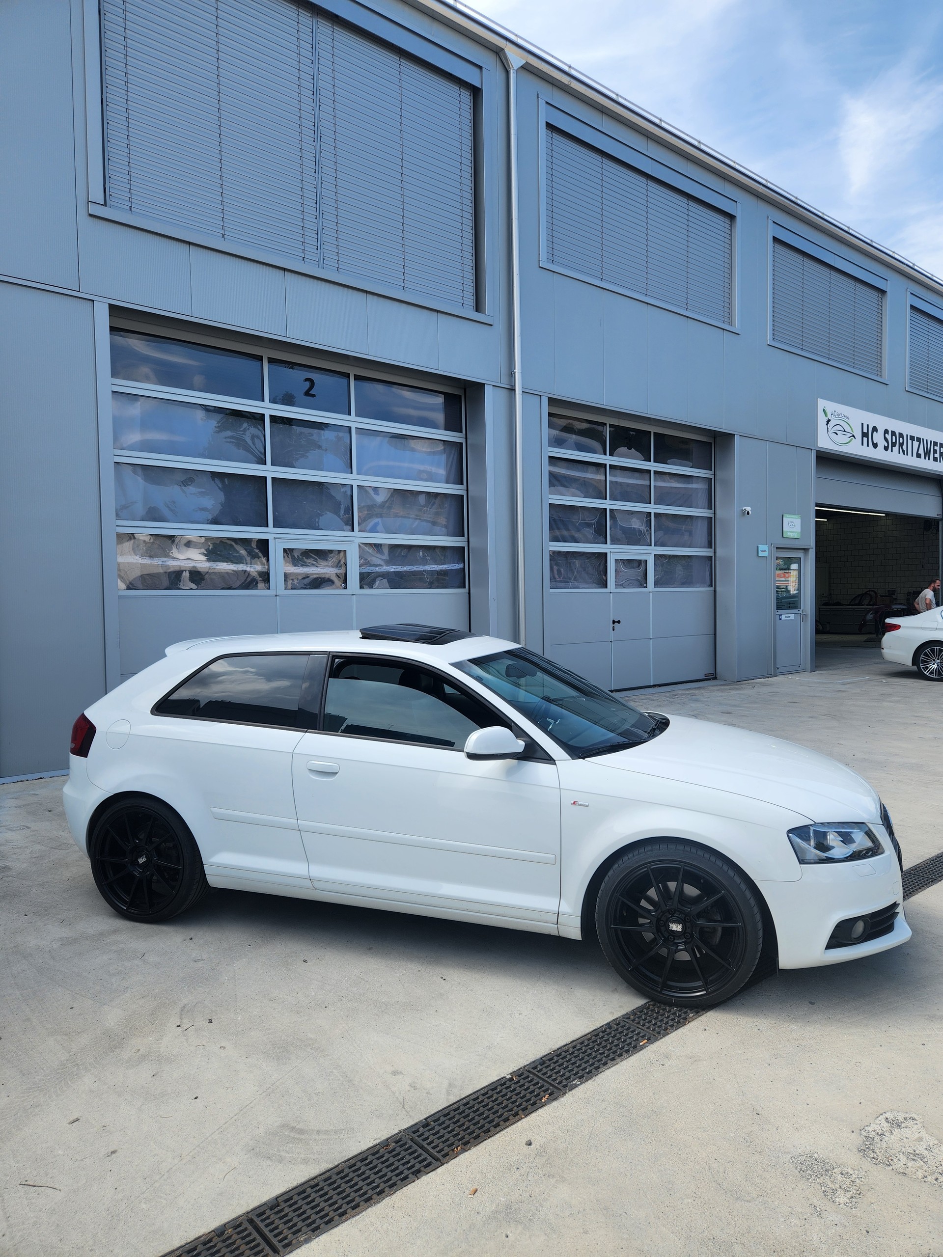 AUDI A3 2.0 TFSI Style S line-image-2