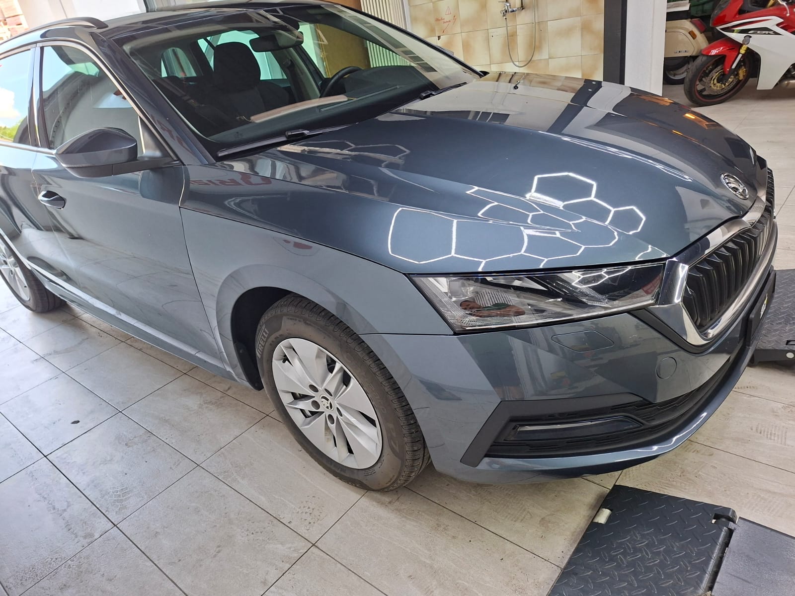 SKODA Octavia Combi 2.0 TDI DSG Ambition 4x4-image-2