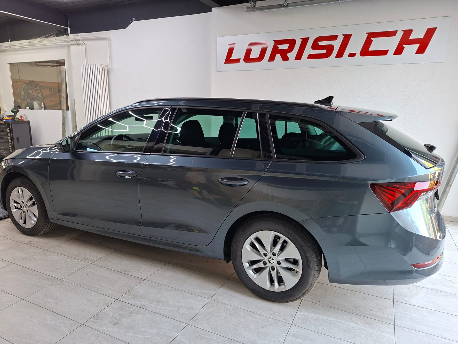 SKODA Octavia Combi 2.0 TDI DSG Ambition 4x4-image-6