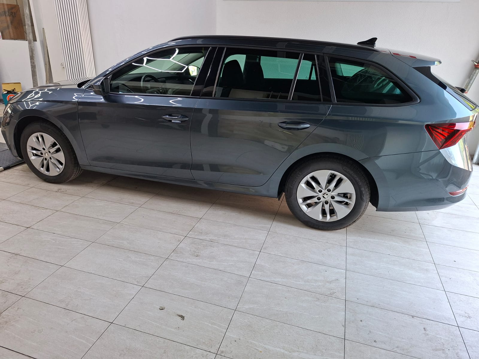 SKODA Octavia Combi 2.0 TDI DSG Ambition 4x4-image-9