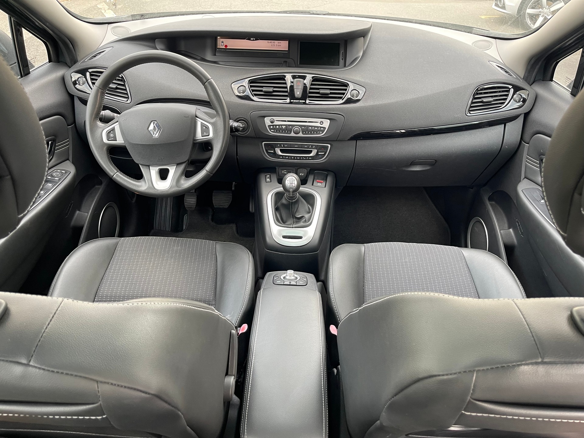 RENAULT Grand Scénic 1.4 16V Turbo Dynamique-image-8