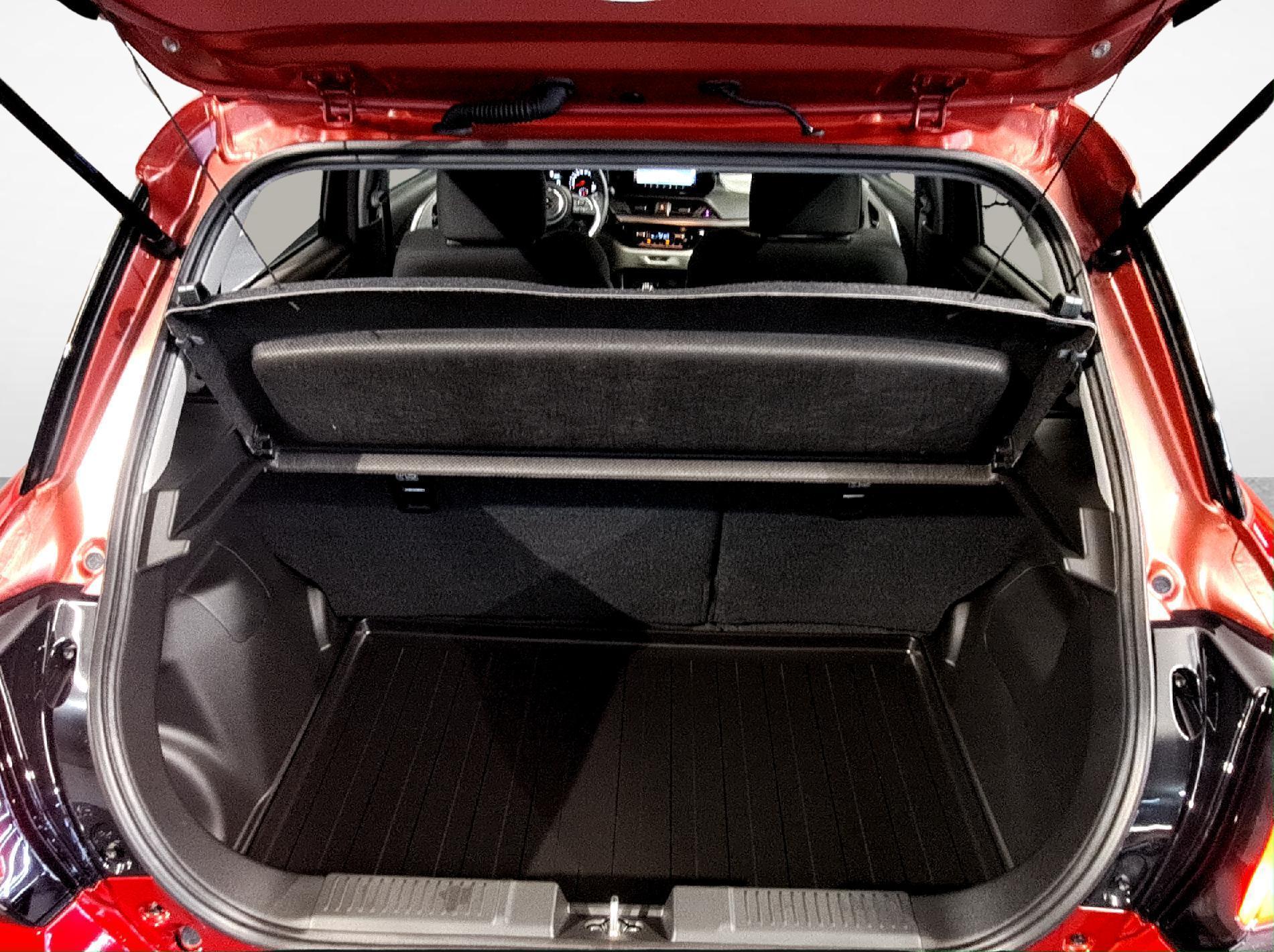 SUZUKI Swift 1.2 Sakura Top Hybrid 4x4-image-11