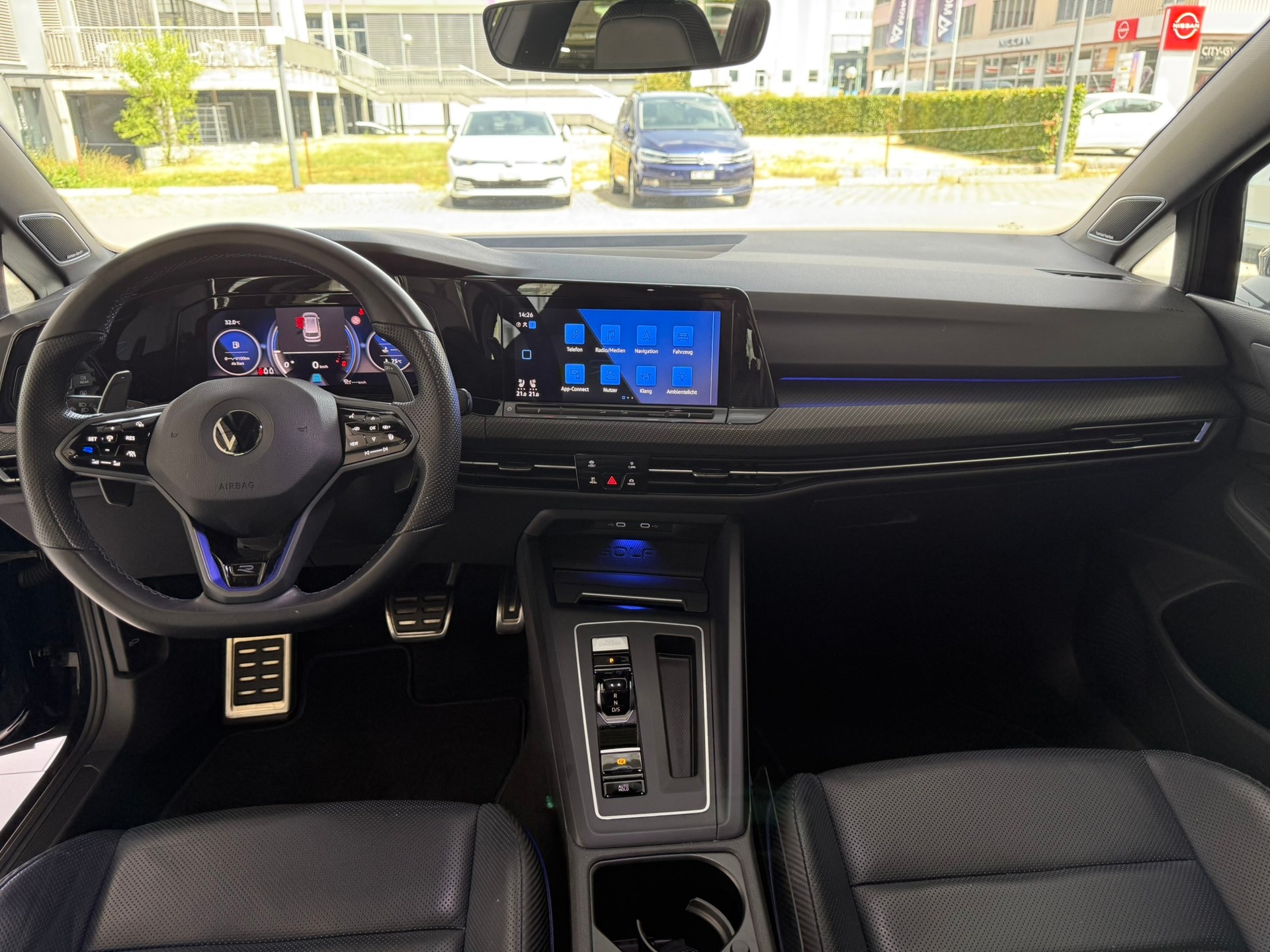 VW Golf Variant 2.0 TSI R DSG 4Motion-image-10