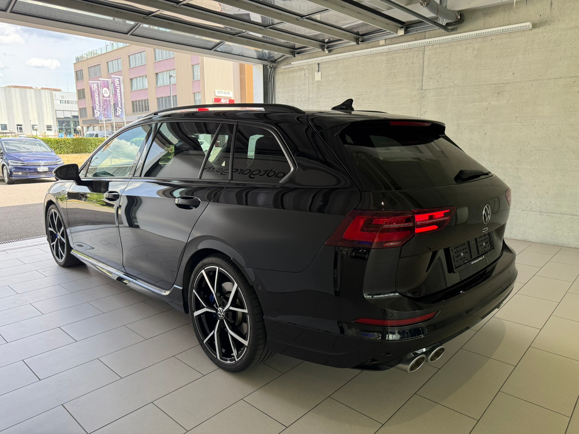 VW Golf Variant 2.0 TSI R DSG 4Motion-showroom-element-3