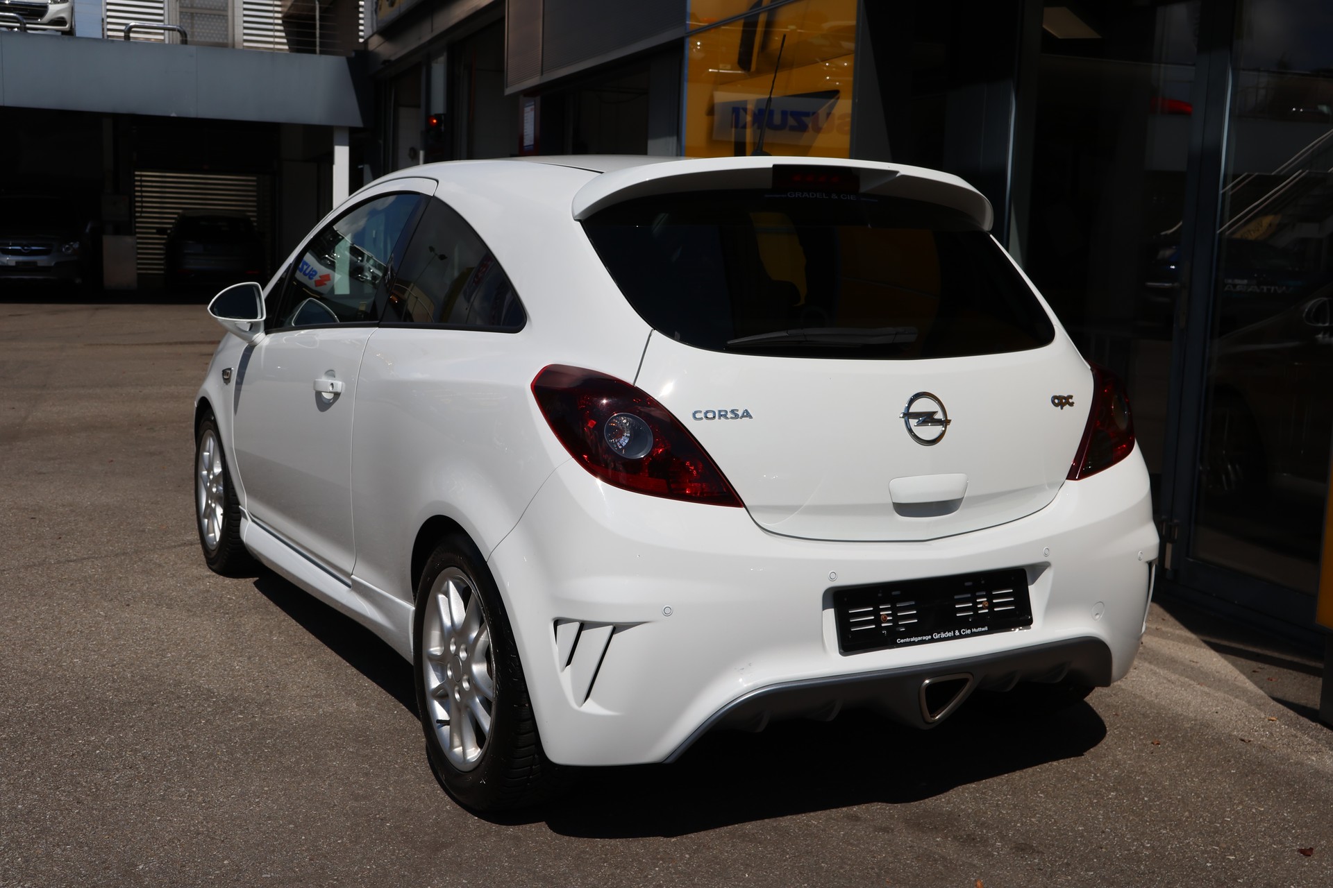 OPEL Corsa 1.6 Turbo OPC-image-2