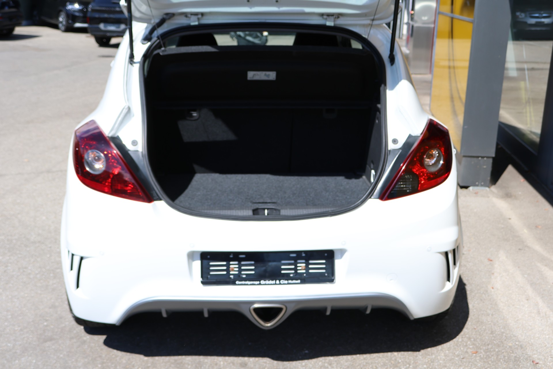 OPEL Corsa 1.6 Turbo OPC-image-9