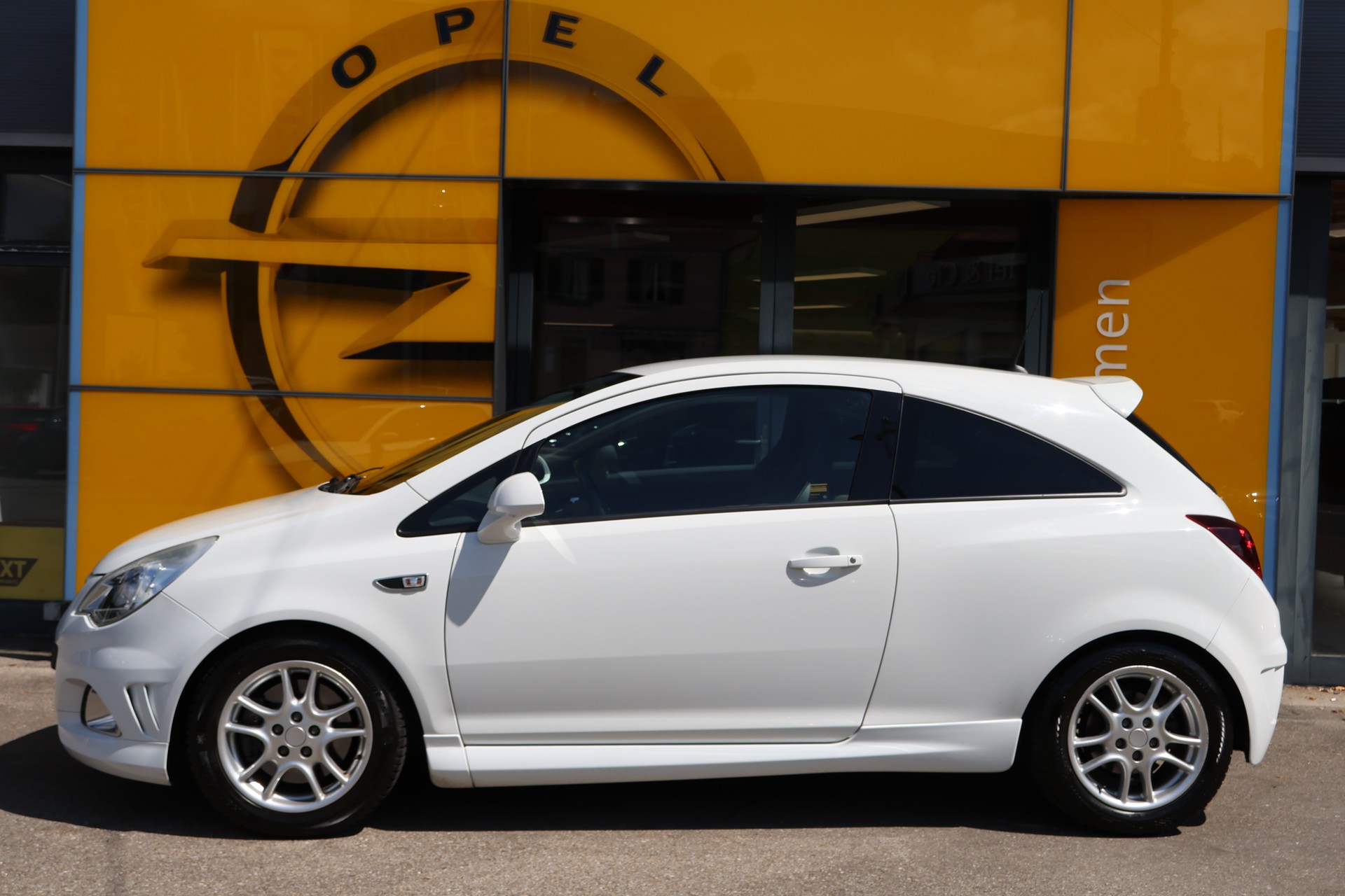 OPEL Corsa 1.6 Turbo OPC-image-1