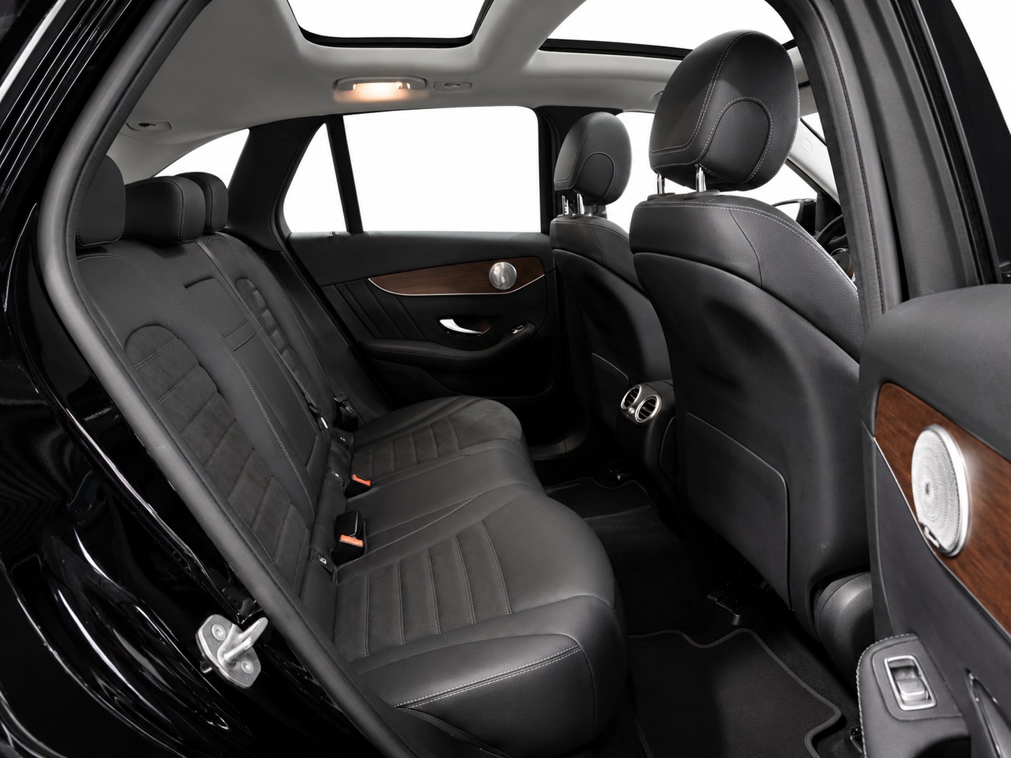 MERCEDES-BENZ GLC 300 e AMG Line 4m CH FAHRZEUG-image-14