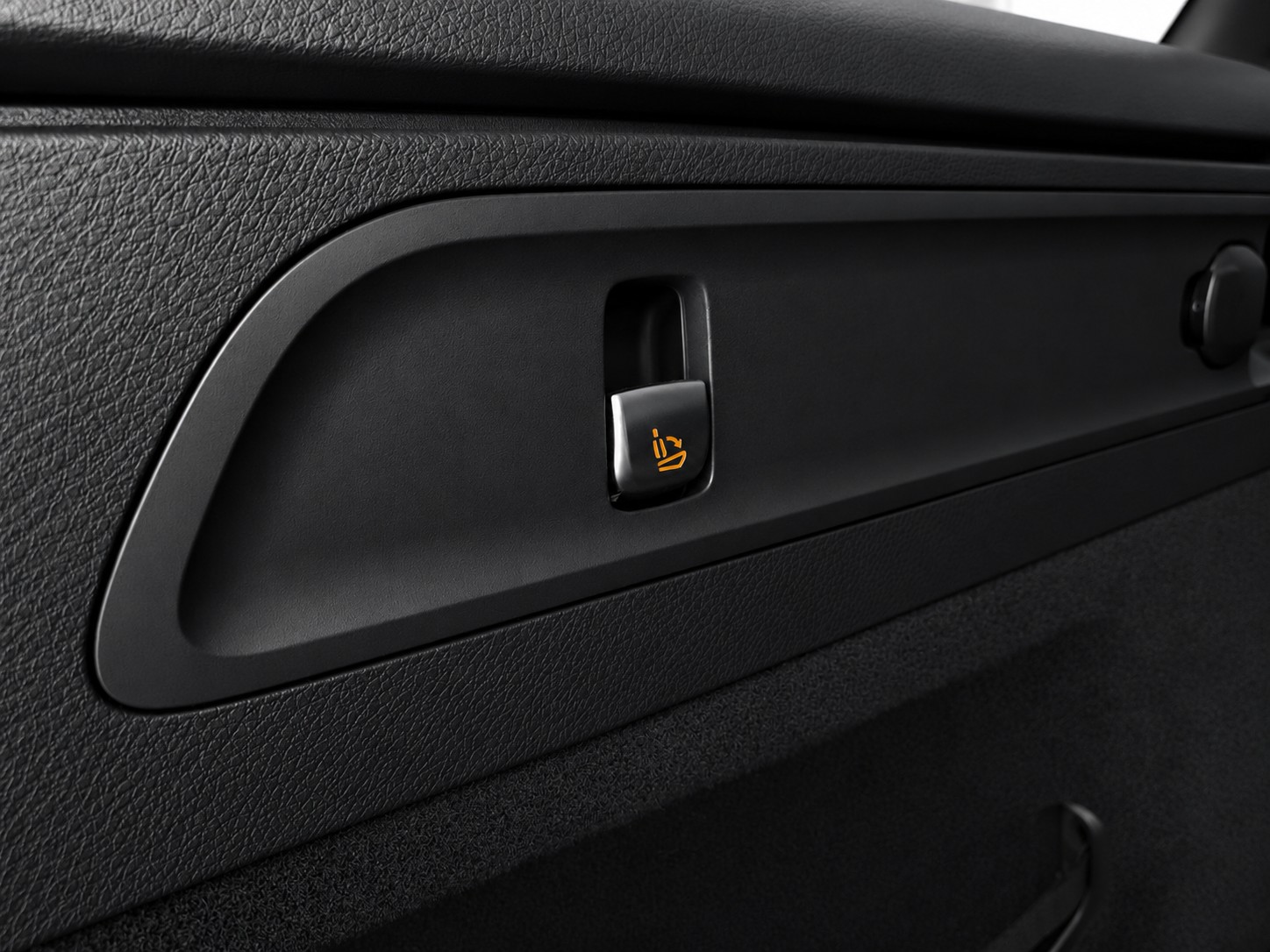 MERCEDES-BENZ GLC 300 e AMG Line 4m CH FAHRZEUG-image-25