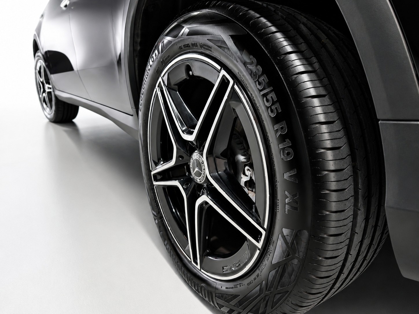 MERCEDES-BENZ GLC 300 e AMG Line 4m CH FAHRZEUG-image-20