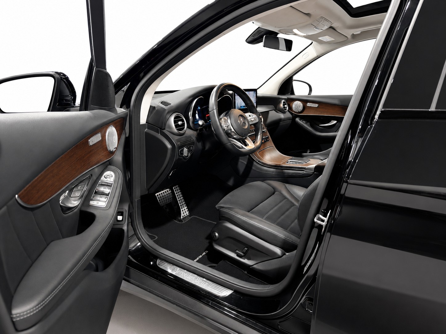 MERCEDES-BENZ GLC 300 e AMG Line 4m CH FAHRZEUG-image-8