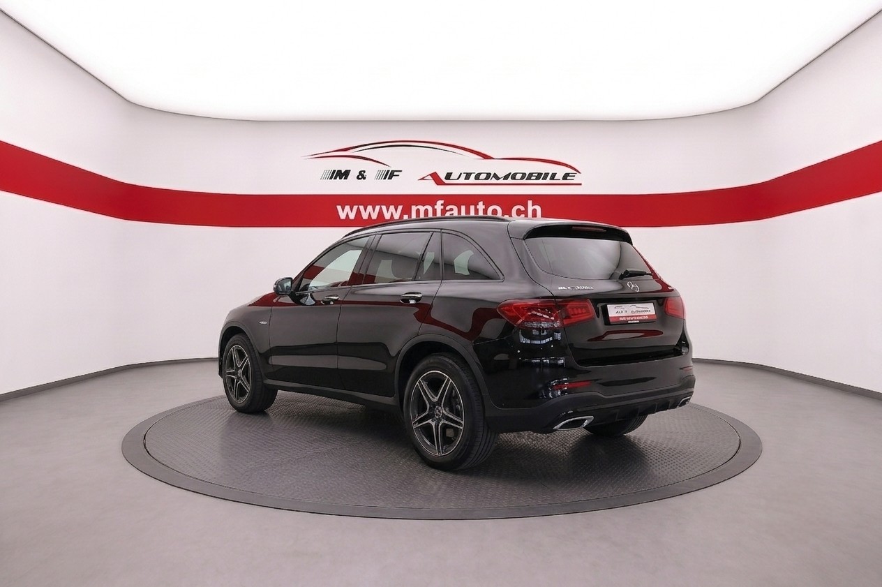 MERCEDES-BENZ GLC 300 e AMG Line 4m CH FAHRZEUG-image-4