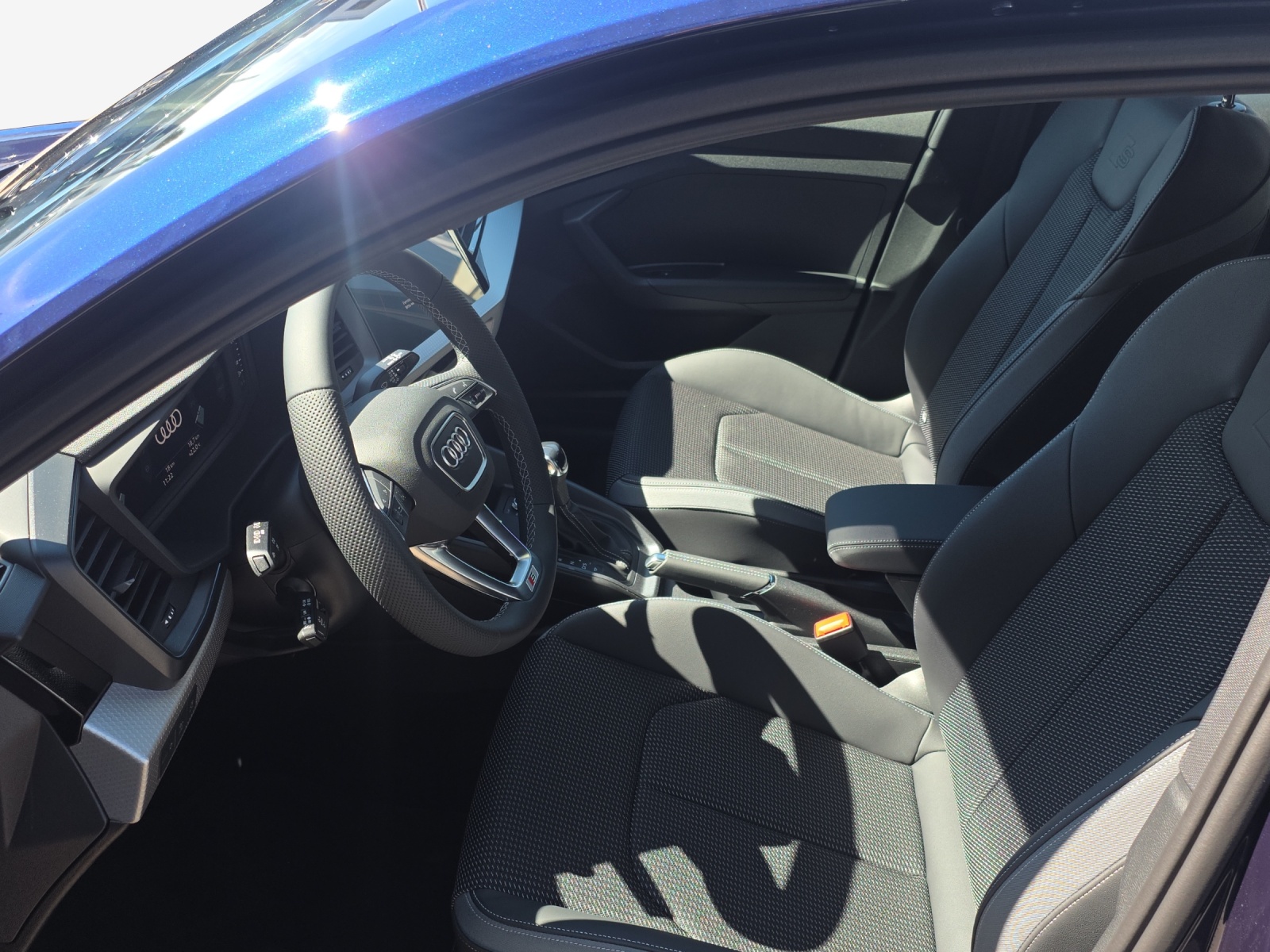 AUDI A1 Sportback 30 TFSI Attraction S-tronic-image-7