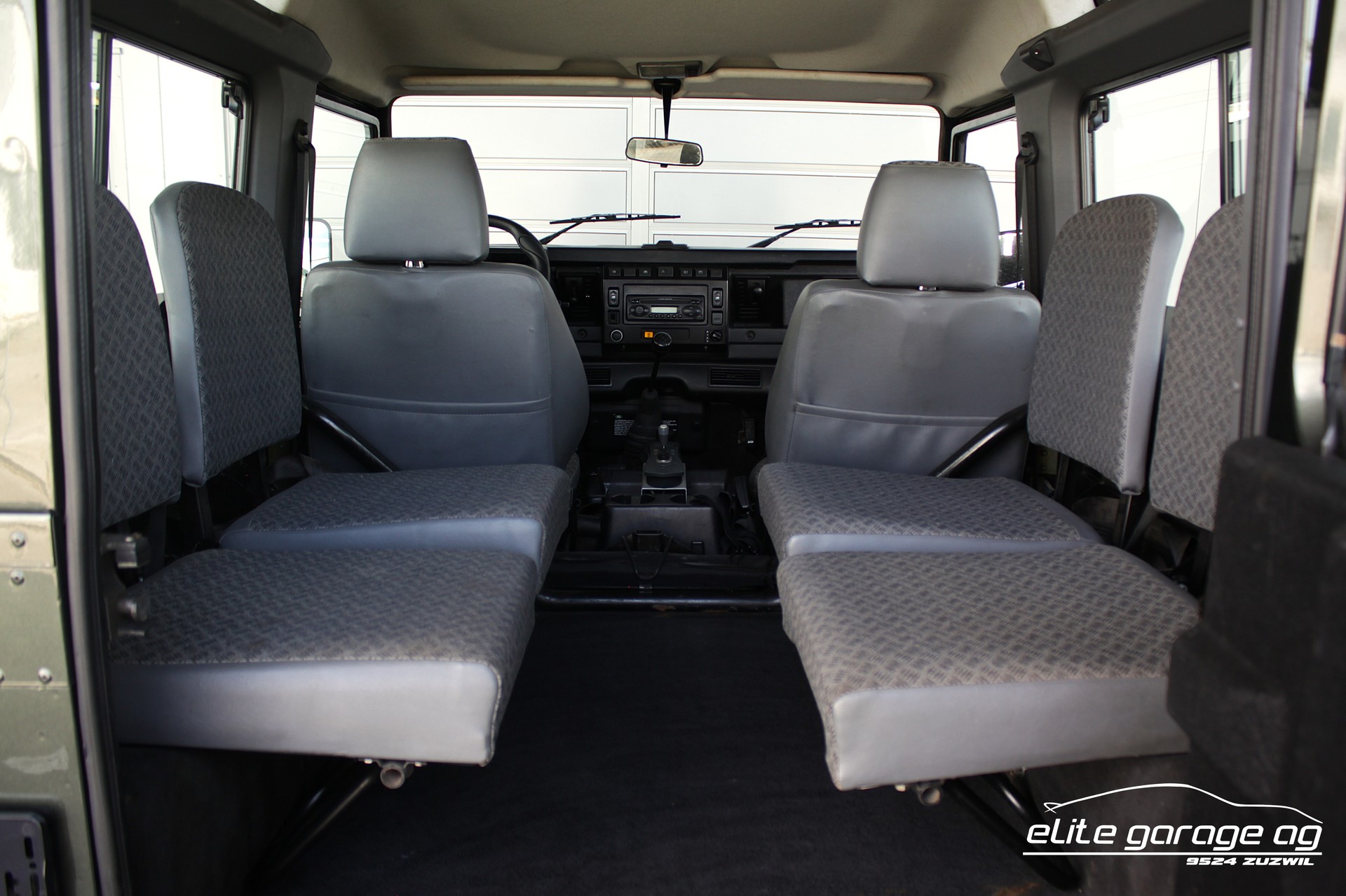 LAND ROVER Defender 90 SW 2.5 Td5-image-15