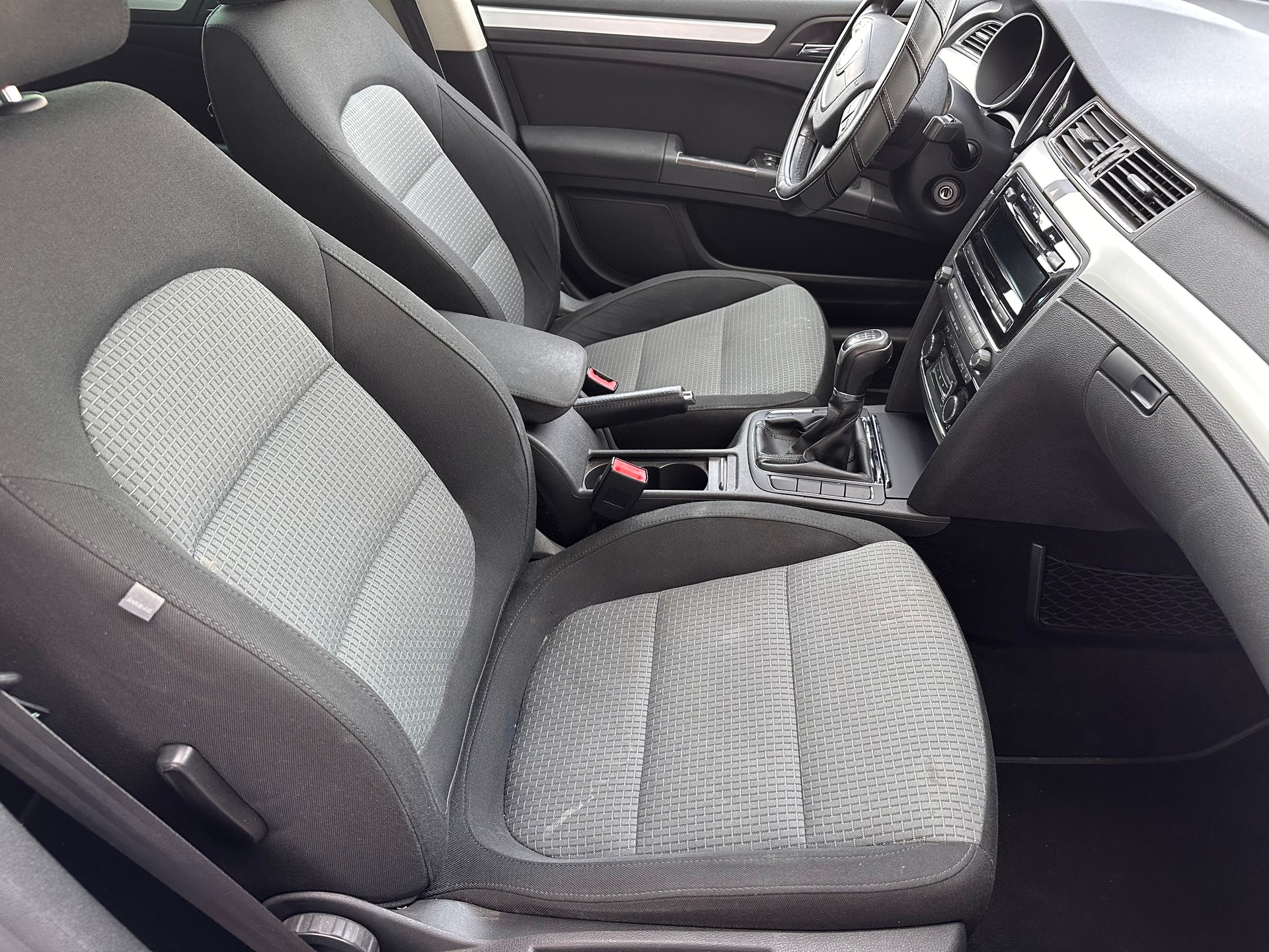 SKODA Superb Combi 1.8 TSI Elegance-image-8