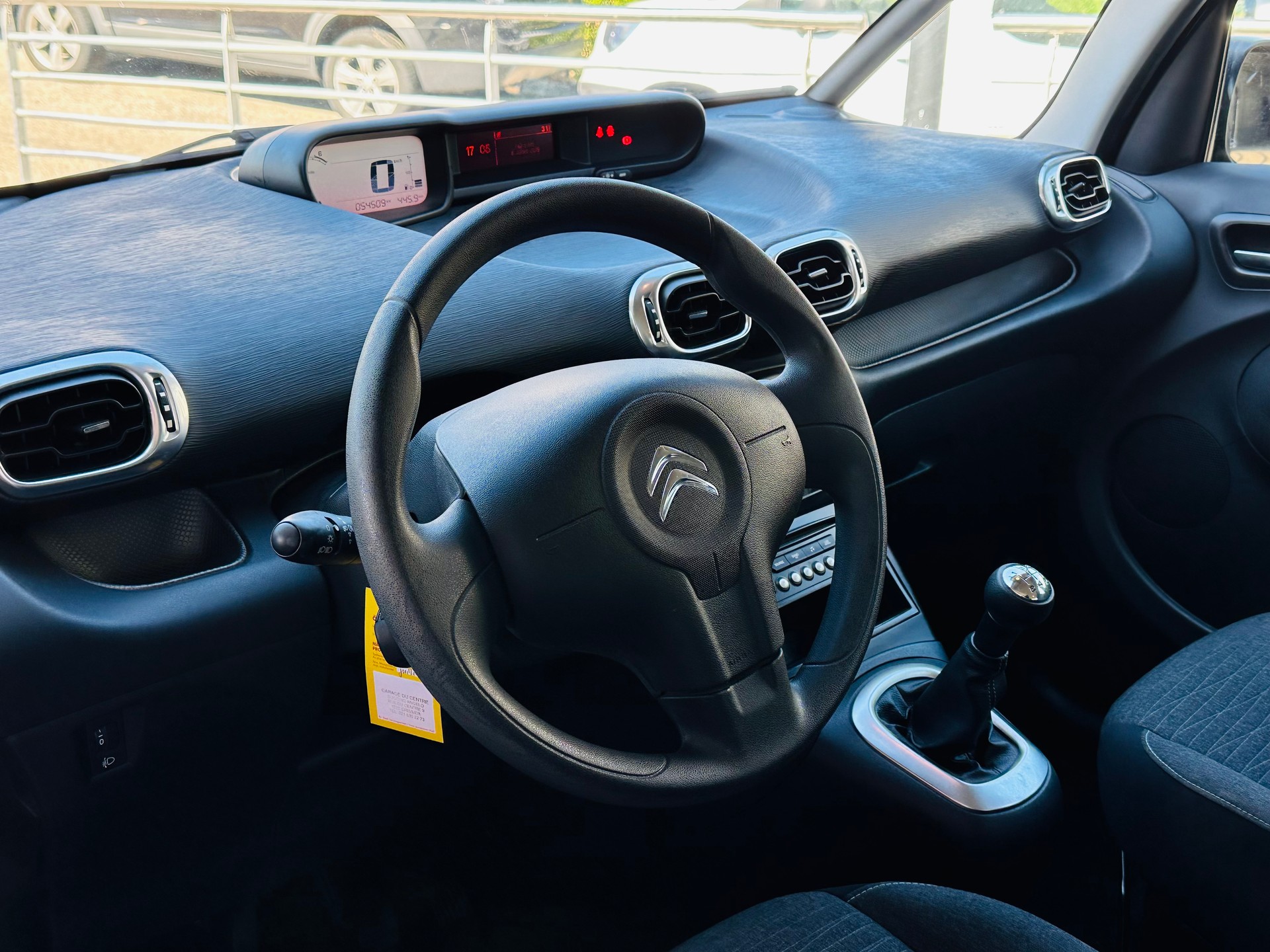 CITROEN C3 Picasso 1.2 Pure Tech Sélection-image-17