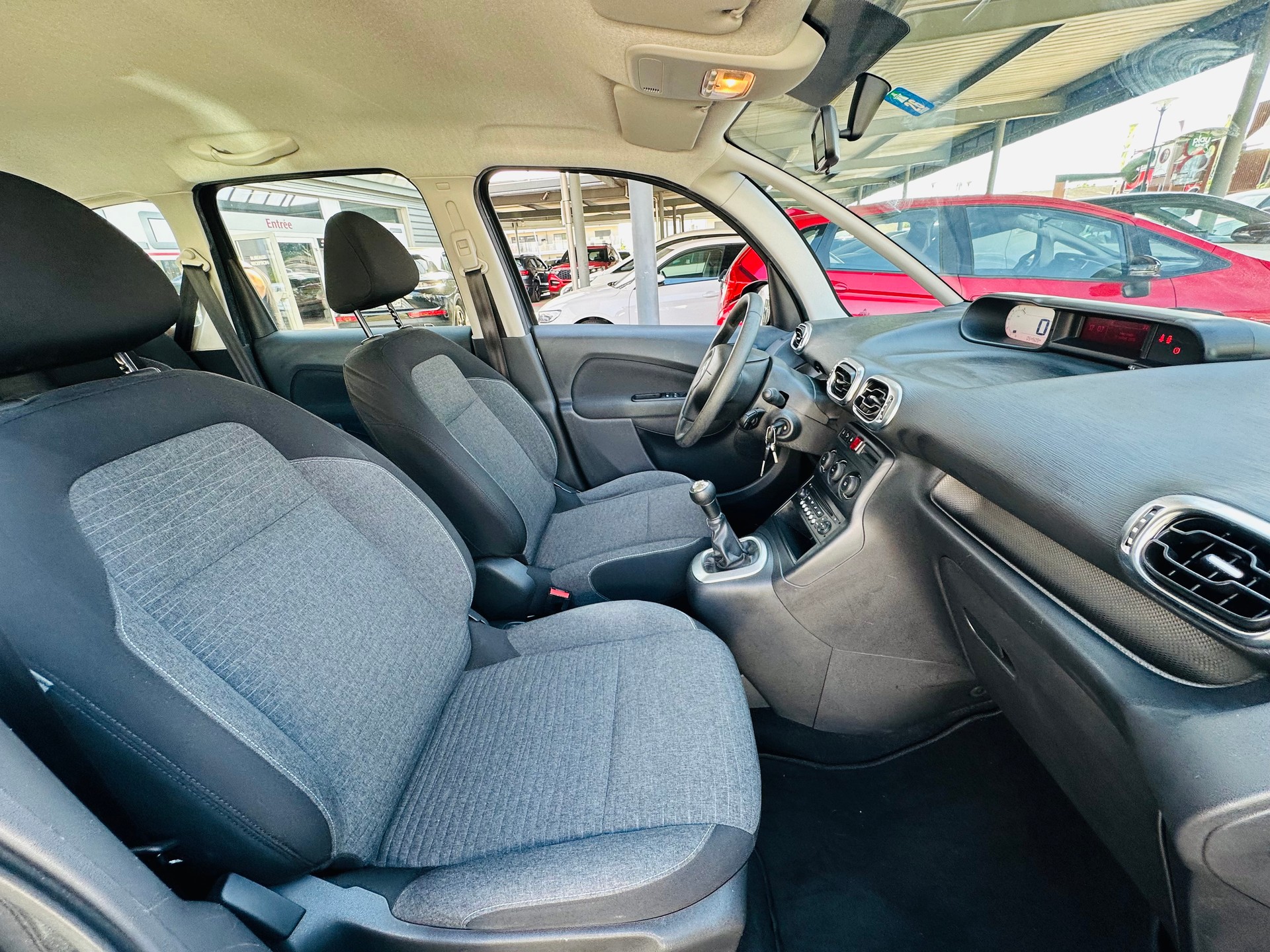 CITROEN C3 Picasso 1.2 Pure Tech Sélection-image-14